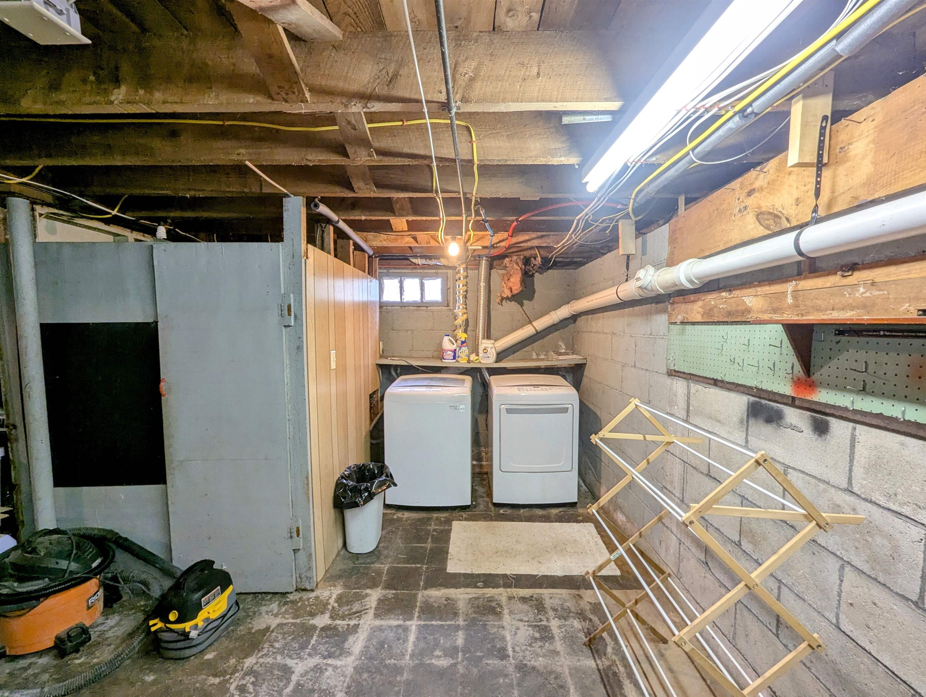 laundry Area 23123349