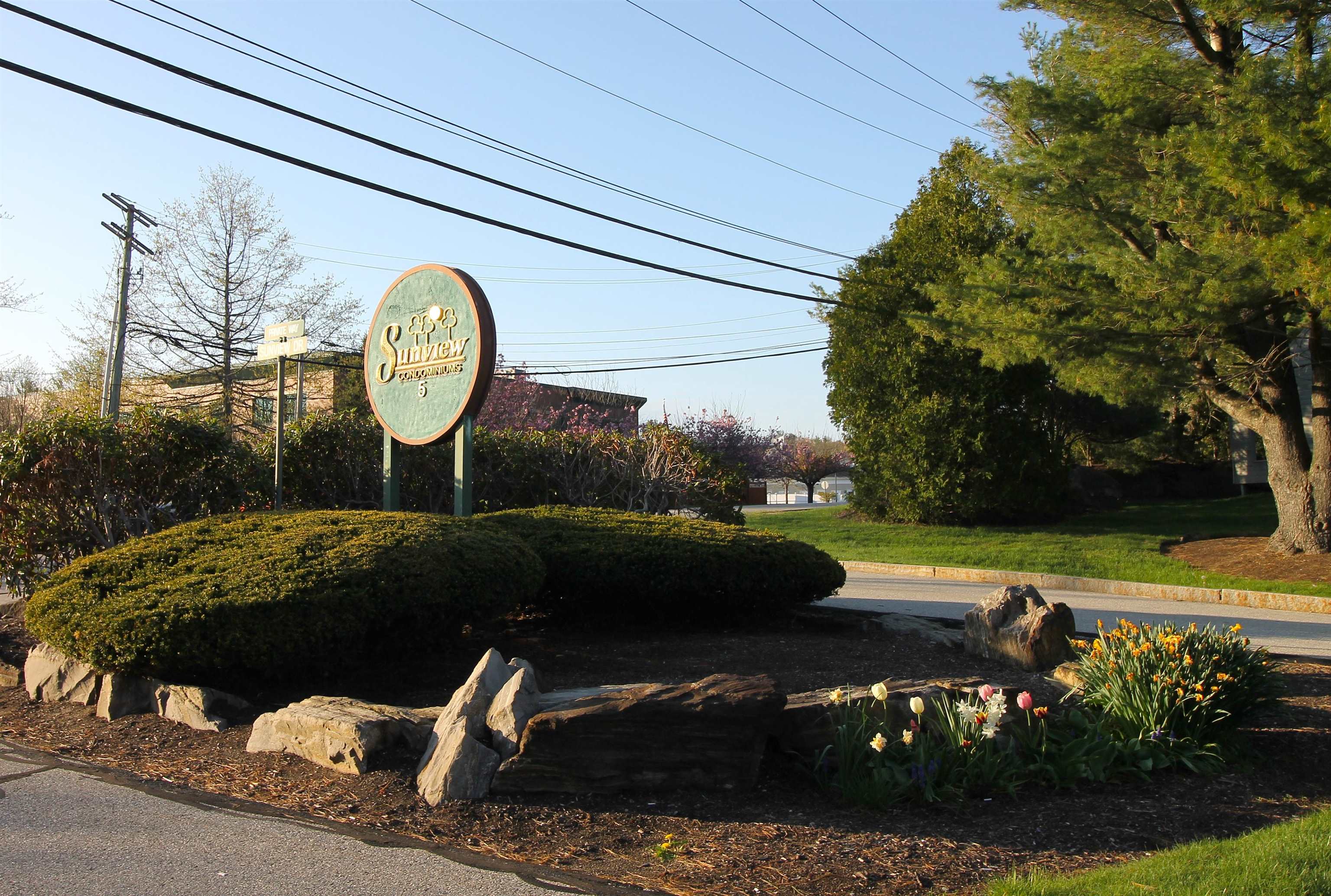 MLS 5039251: 5 Tsienneto Road-Unit # 196, Derry NH
