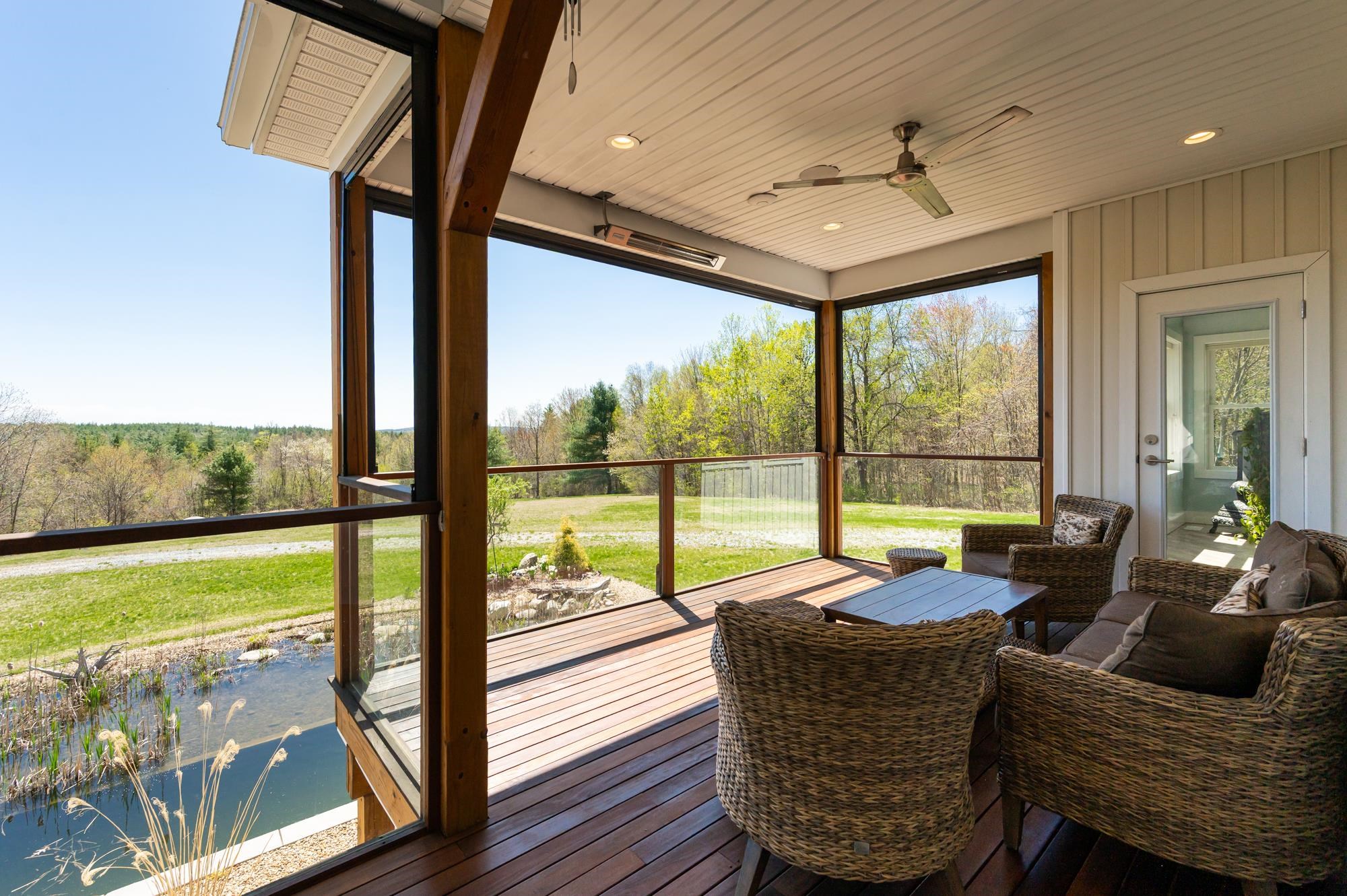 Back deck off the kithen