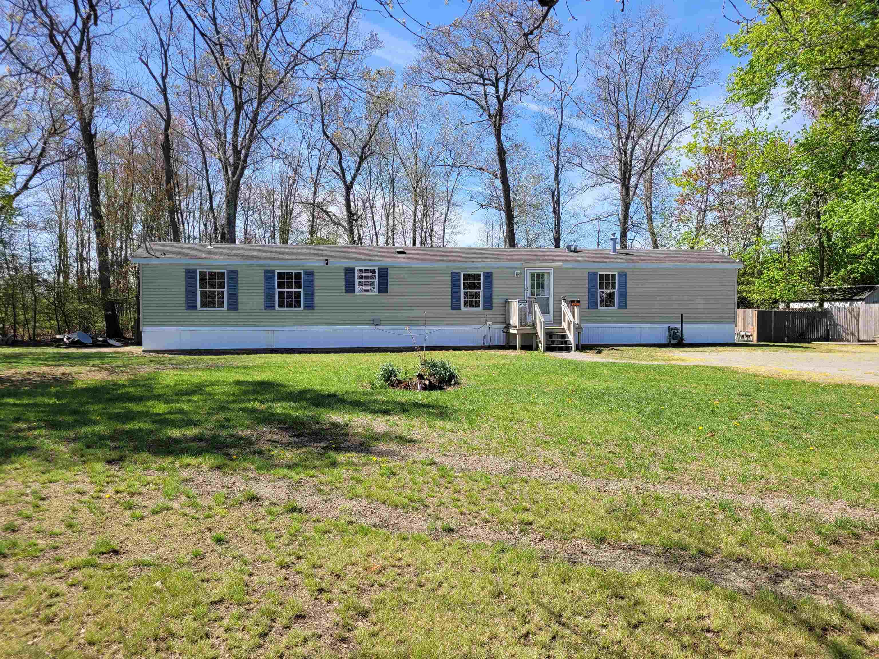 MLS 5039276: 20 Railroad Avenue, Seabrook NH