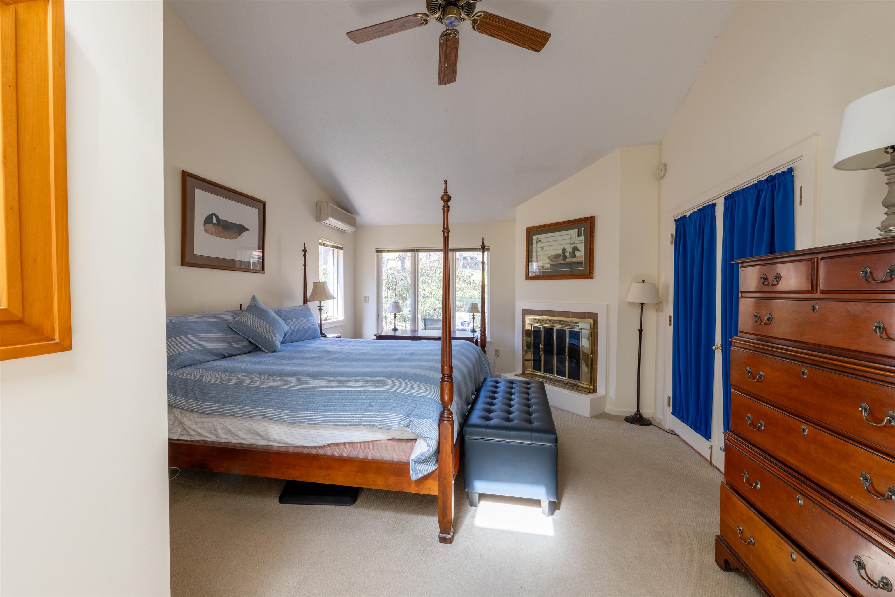 Master Suite 23097080