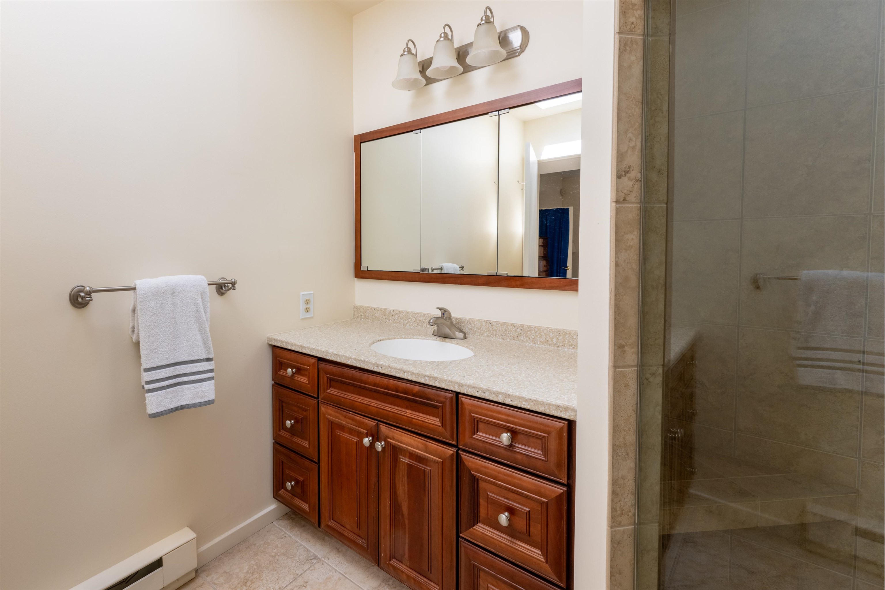 Master Bath 23097084
