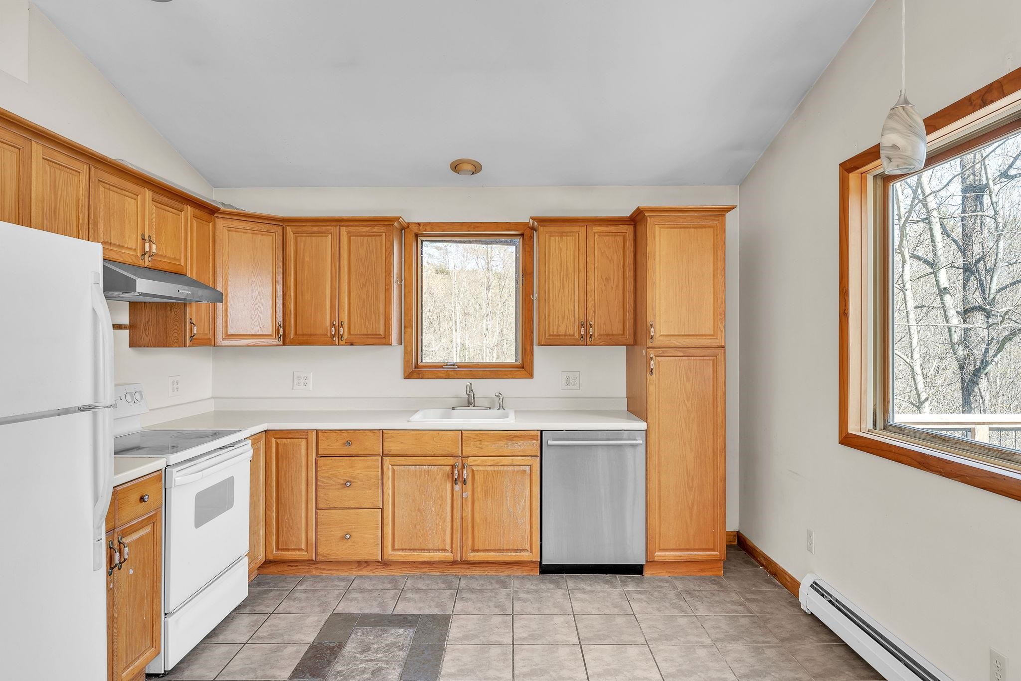 Functional and bright kitchen
