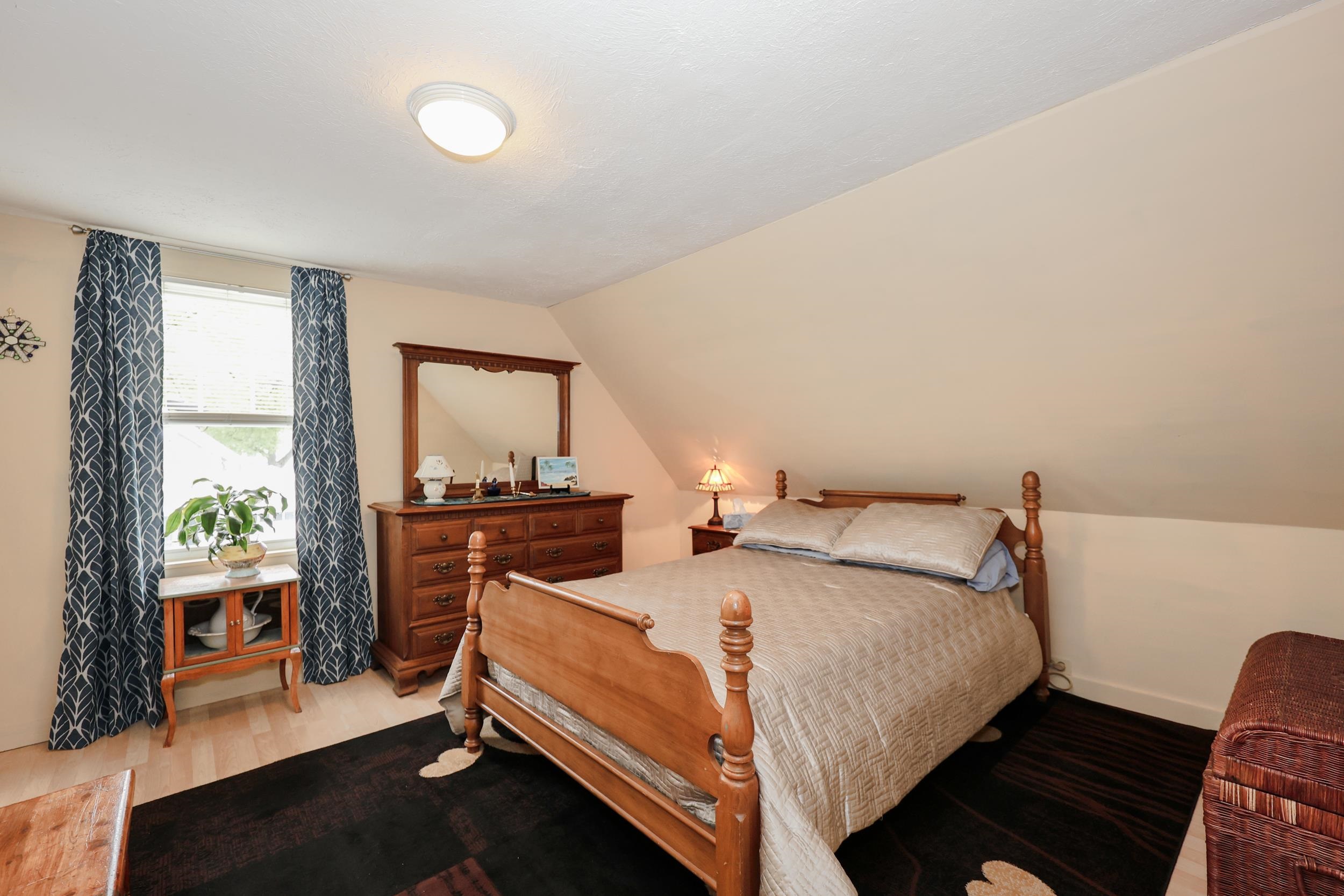 Guest bedroom