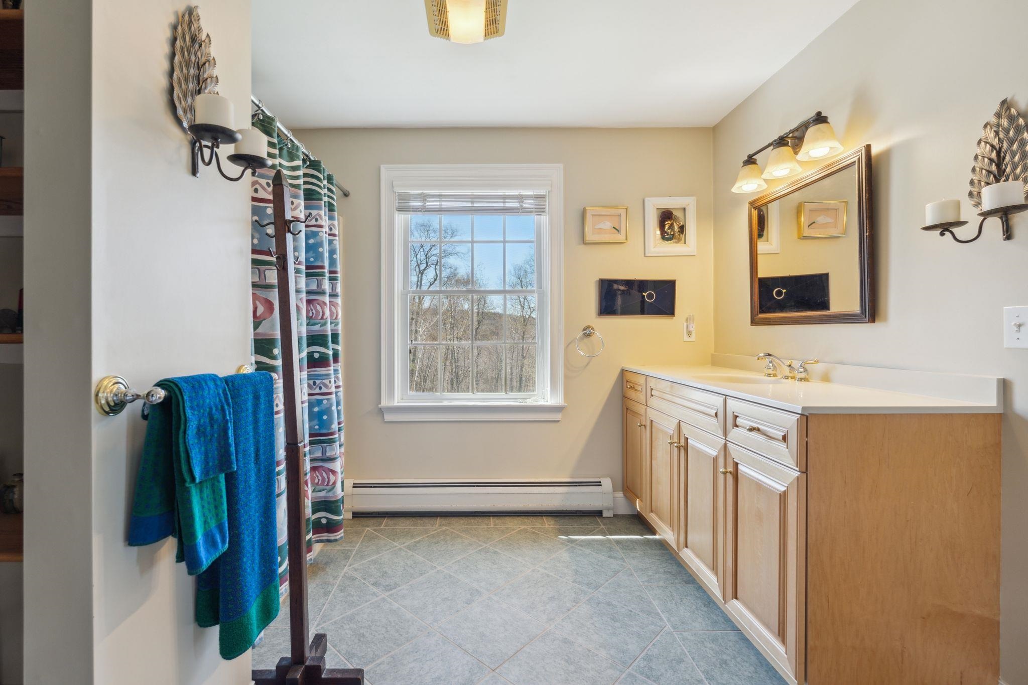 Second floor hall bath 23137288
