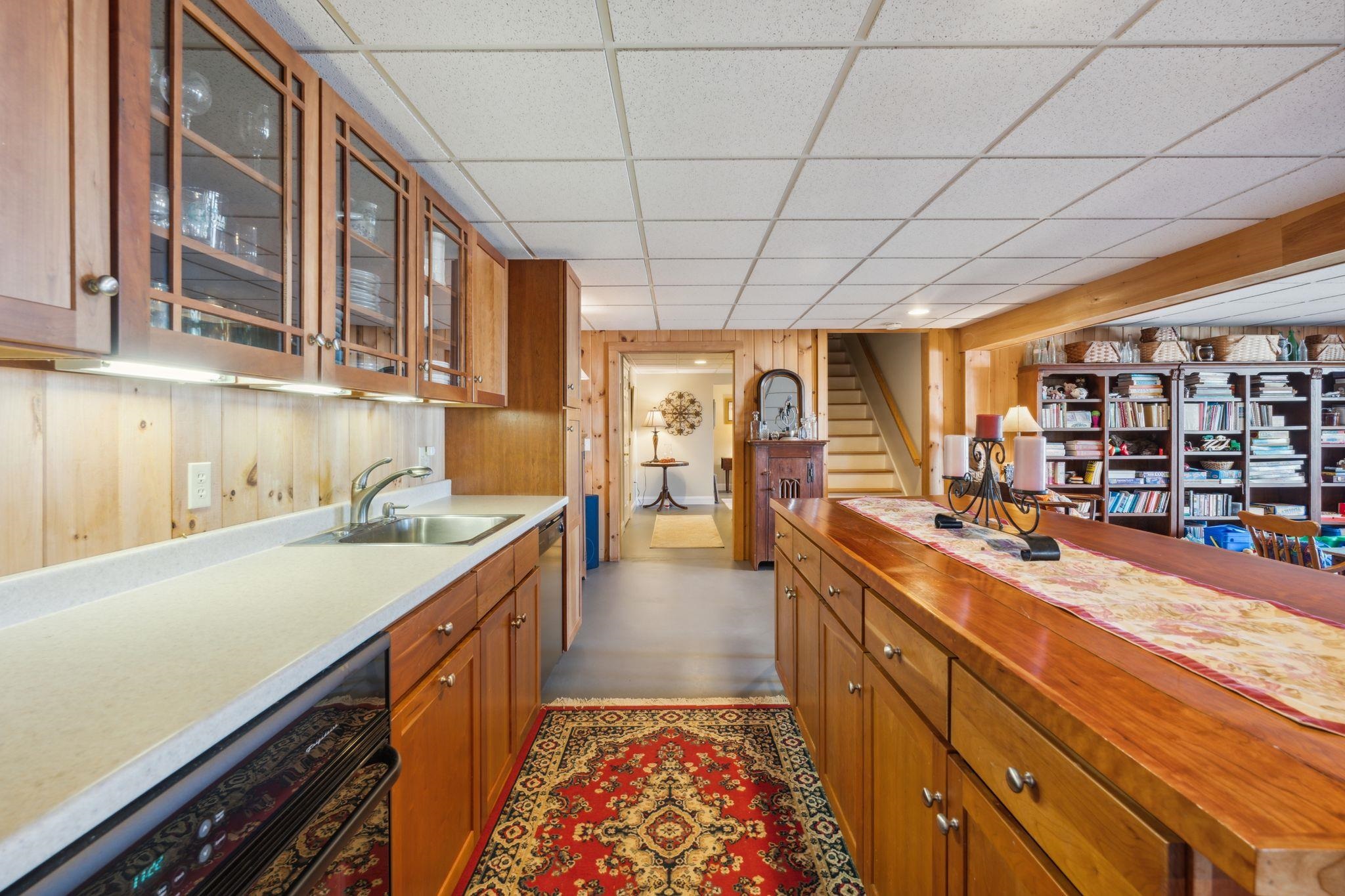Hall to additional ground floor rooms 23137192