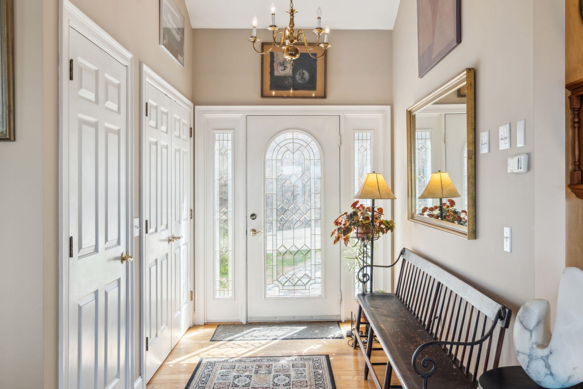 Front Entry 23136995
