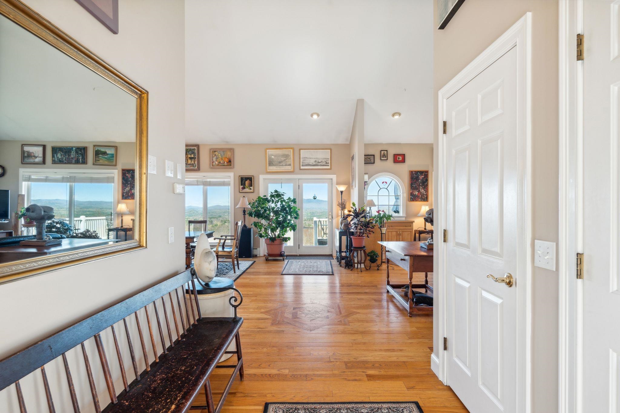 Look to the view from the front door 23137034