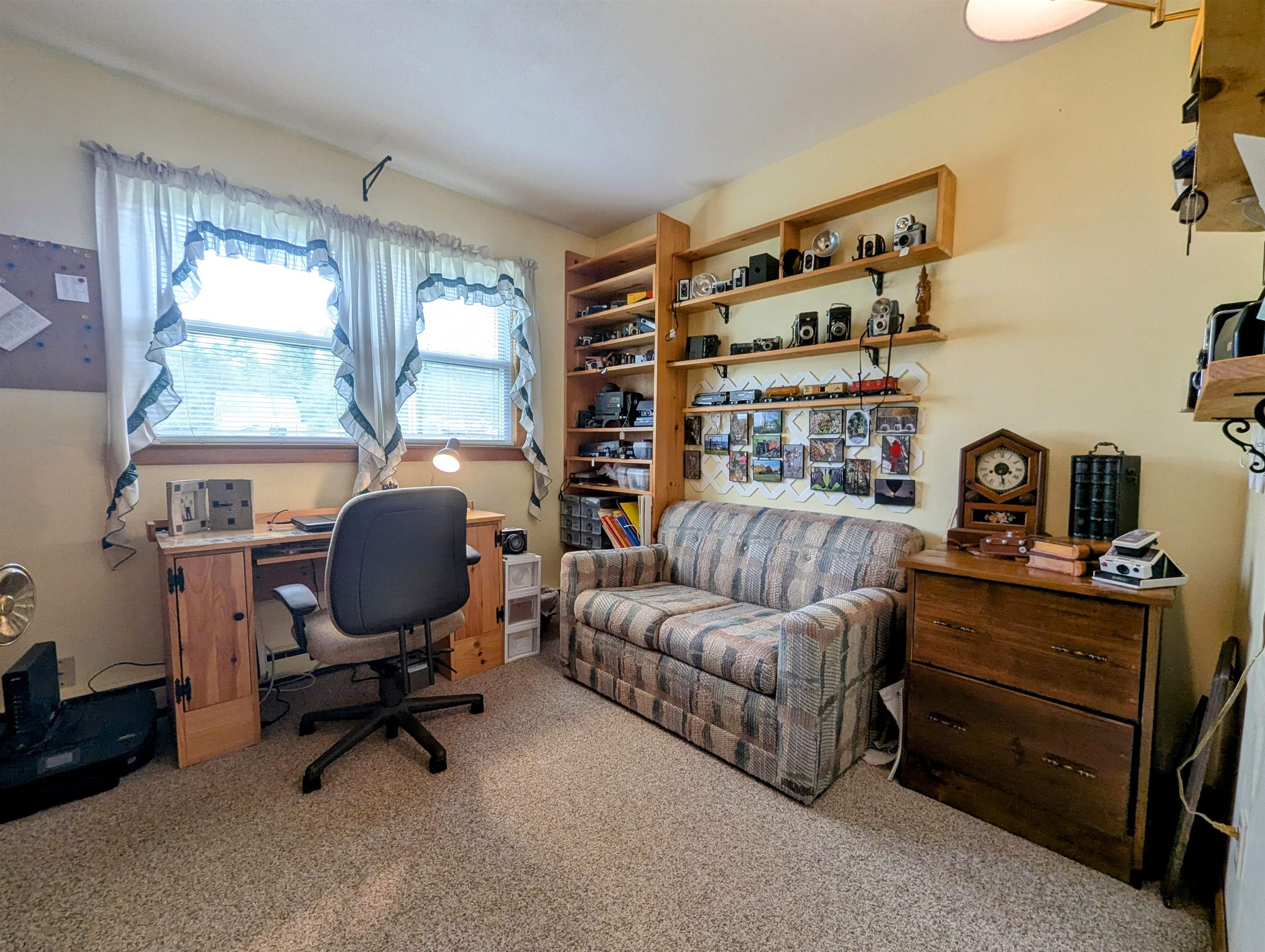 bed (3) or Office 23145972