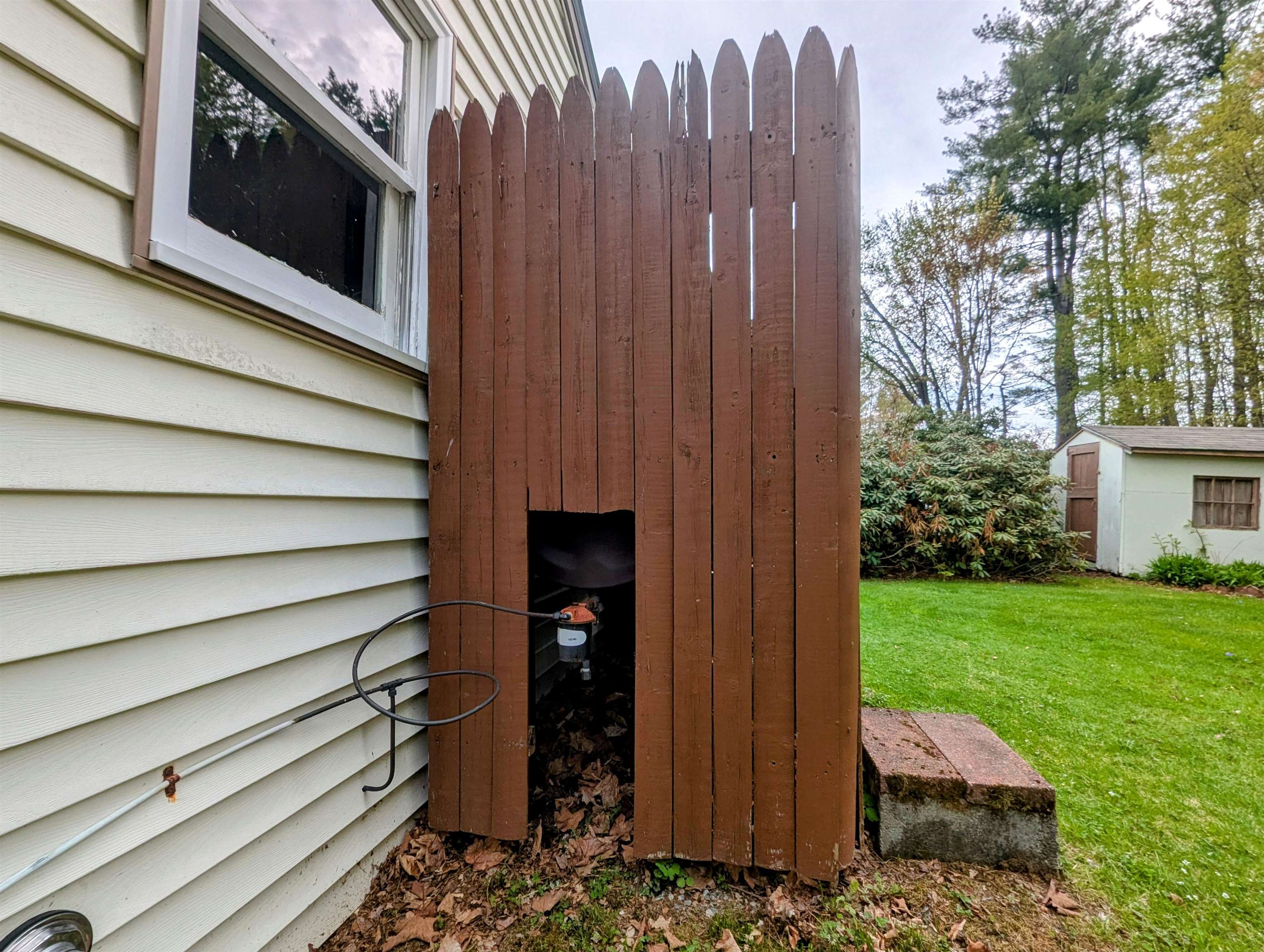 Kerosene Tank / Enclosed 23145959