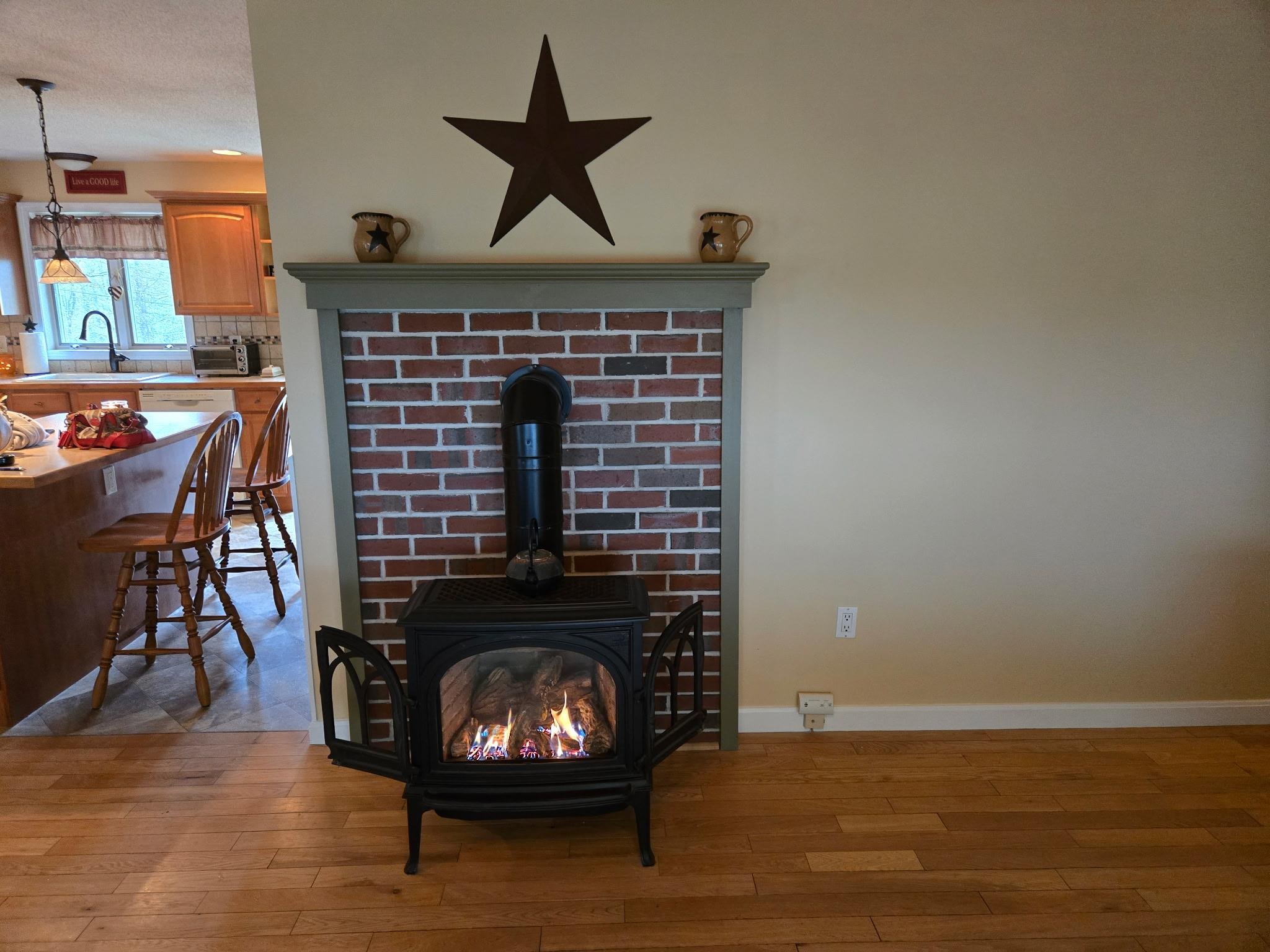 Photo 11 of 25