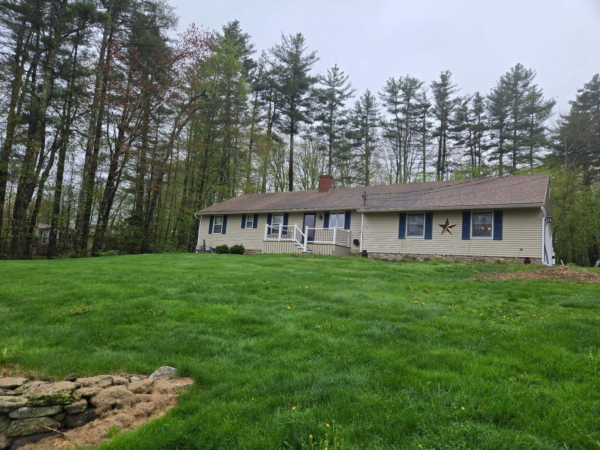 Photo 18 of 25