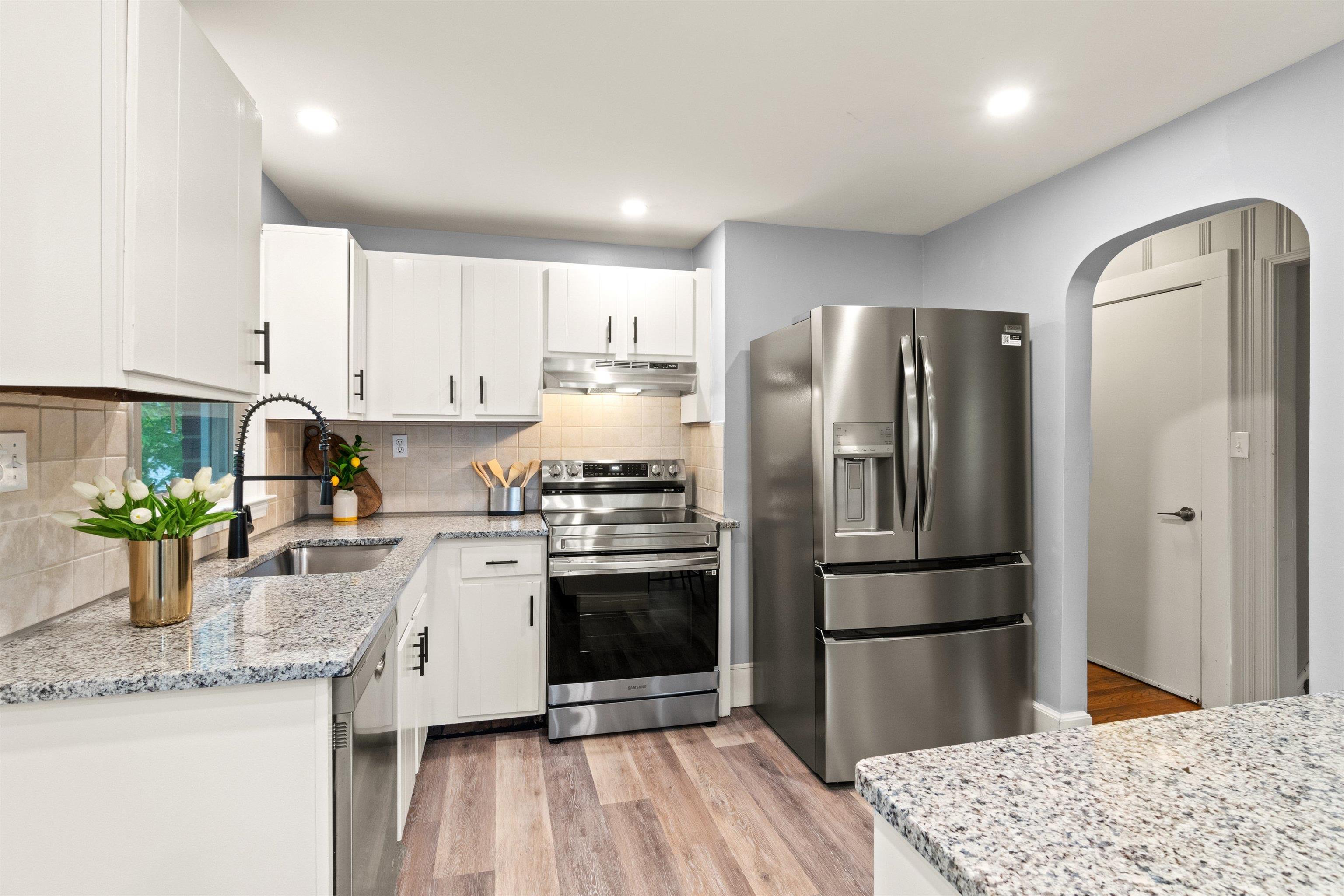 Brand new granite, faucet, and new high end fridge & oven! 23152214