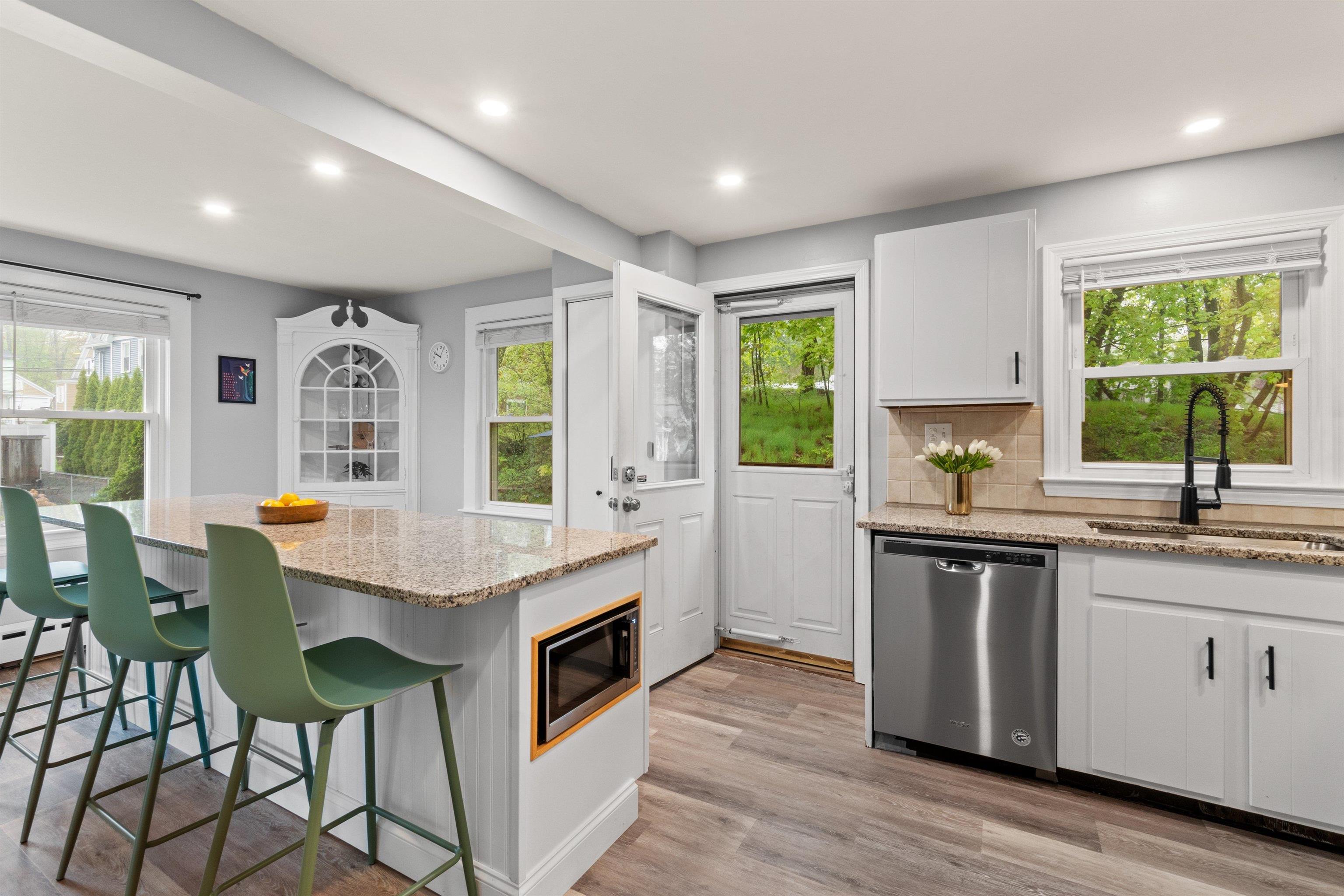The back entrance from the yard to the kitchen could be nice with your groceries. 23152219