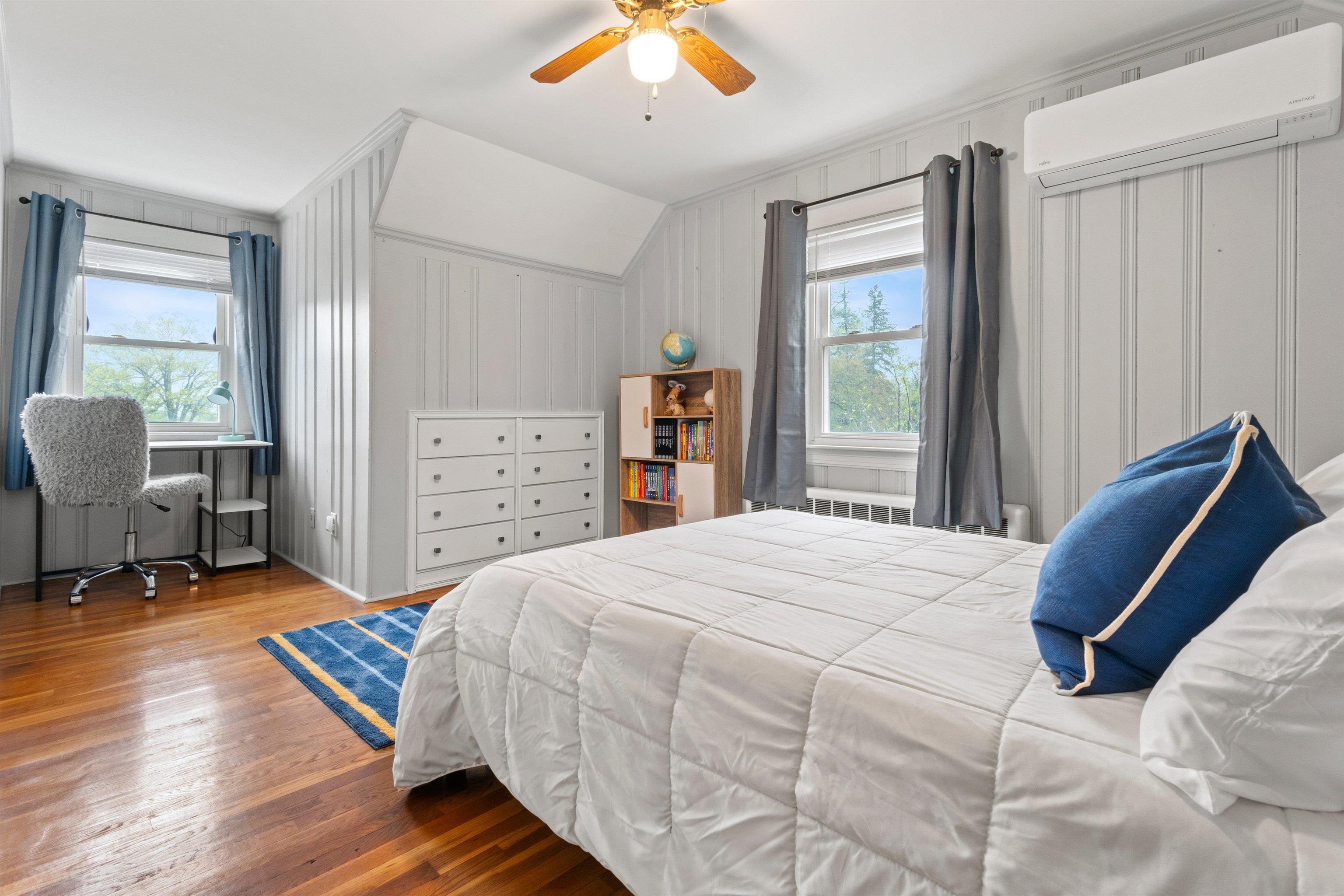 Head to the 2nd floor to find two spacious bedrooms with hardwood floors! 23152227