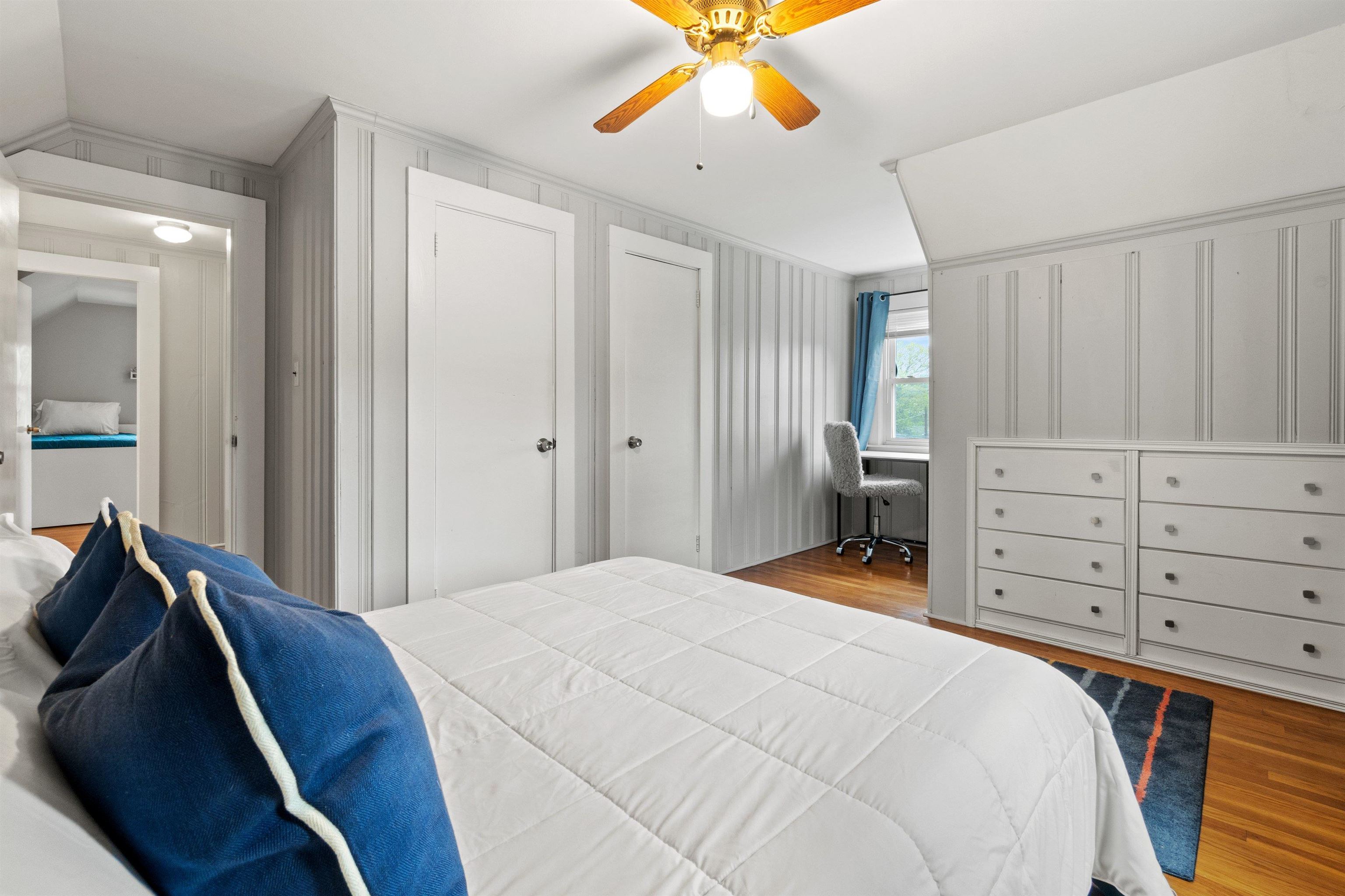 Fully dormered for more space and very smart built-ins! 23152228