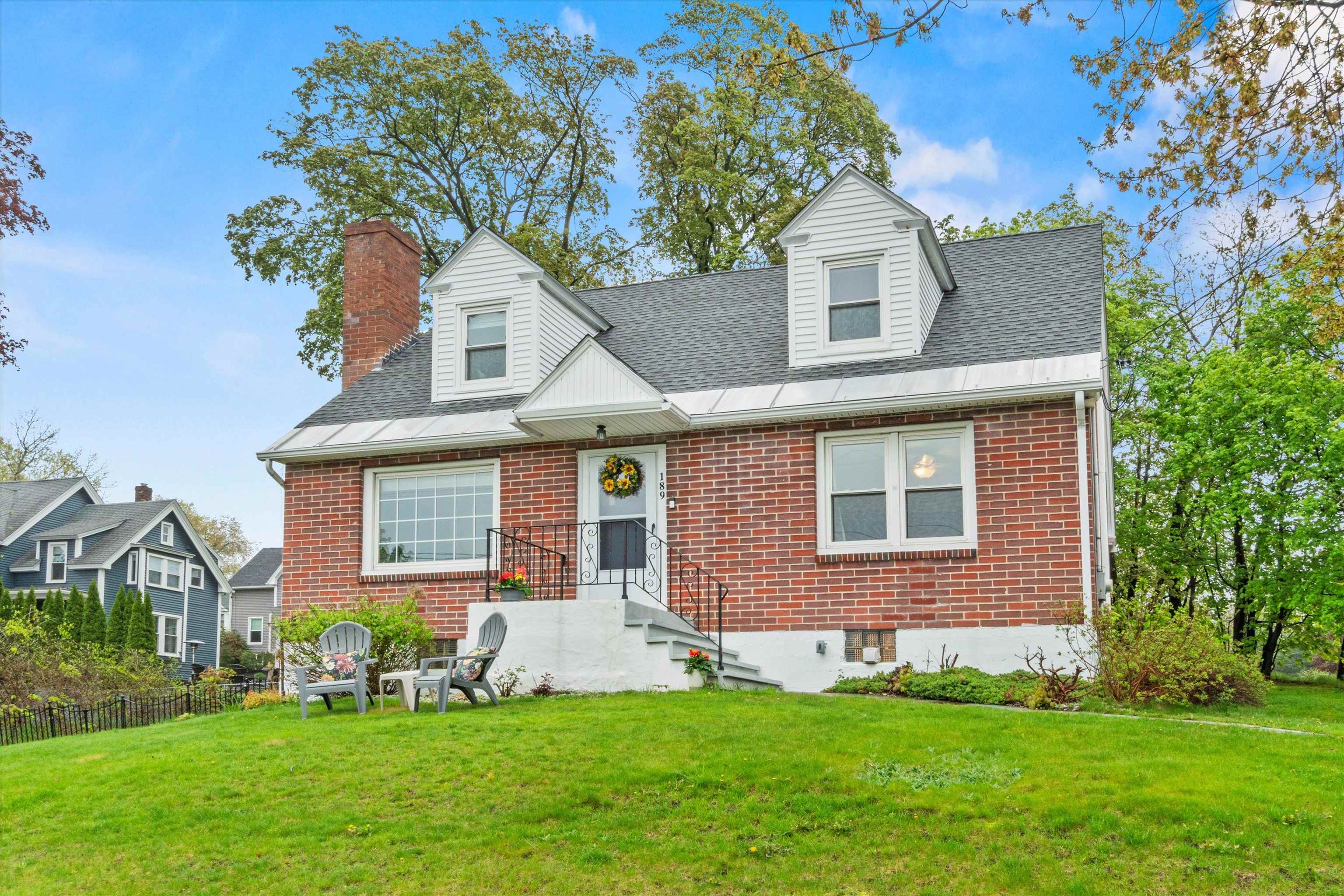 WELCOME HOME TO 189 RUSSELL STREET! 23159463