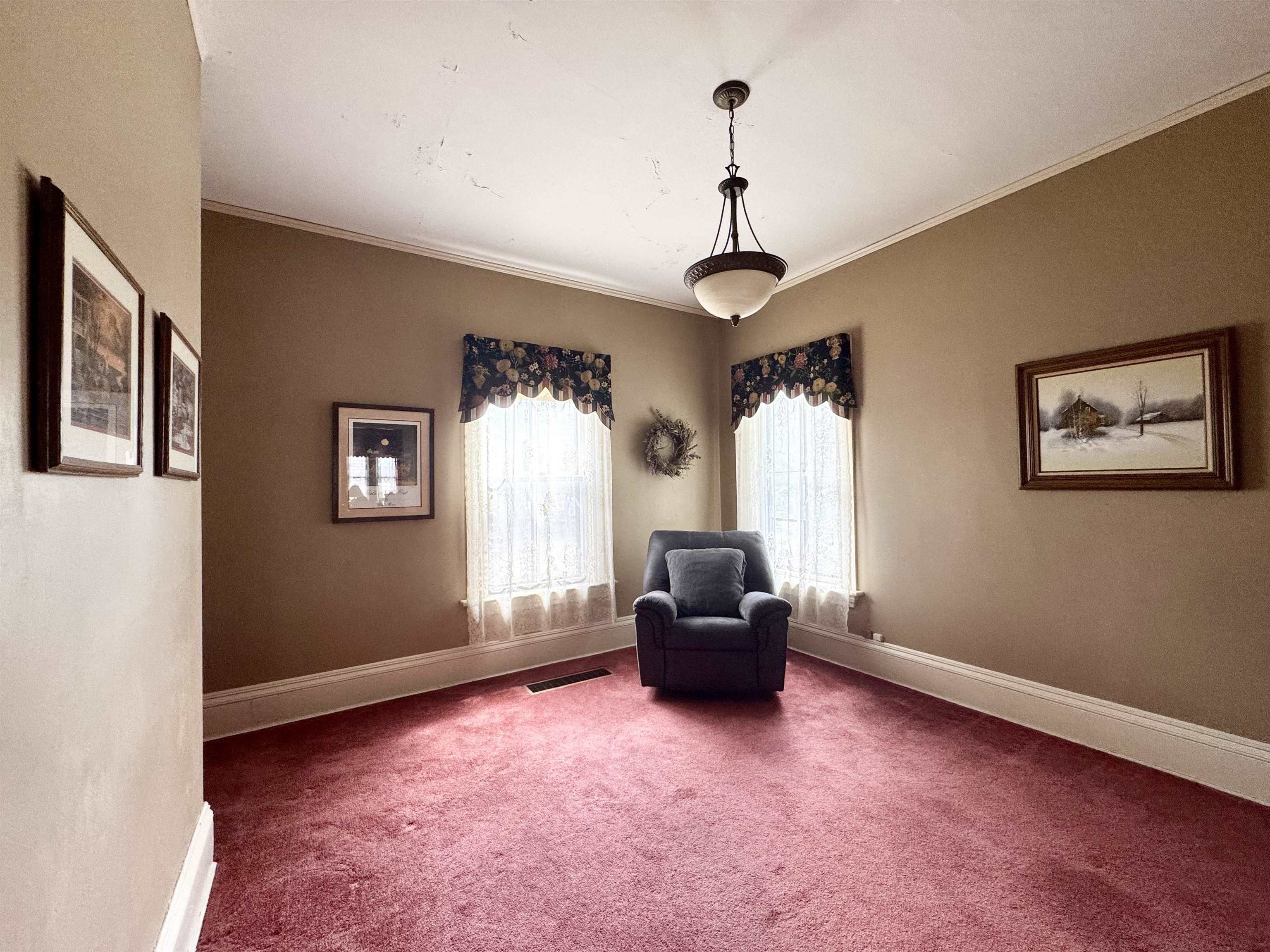 Bonus room first floor 23056137