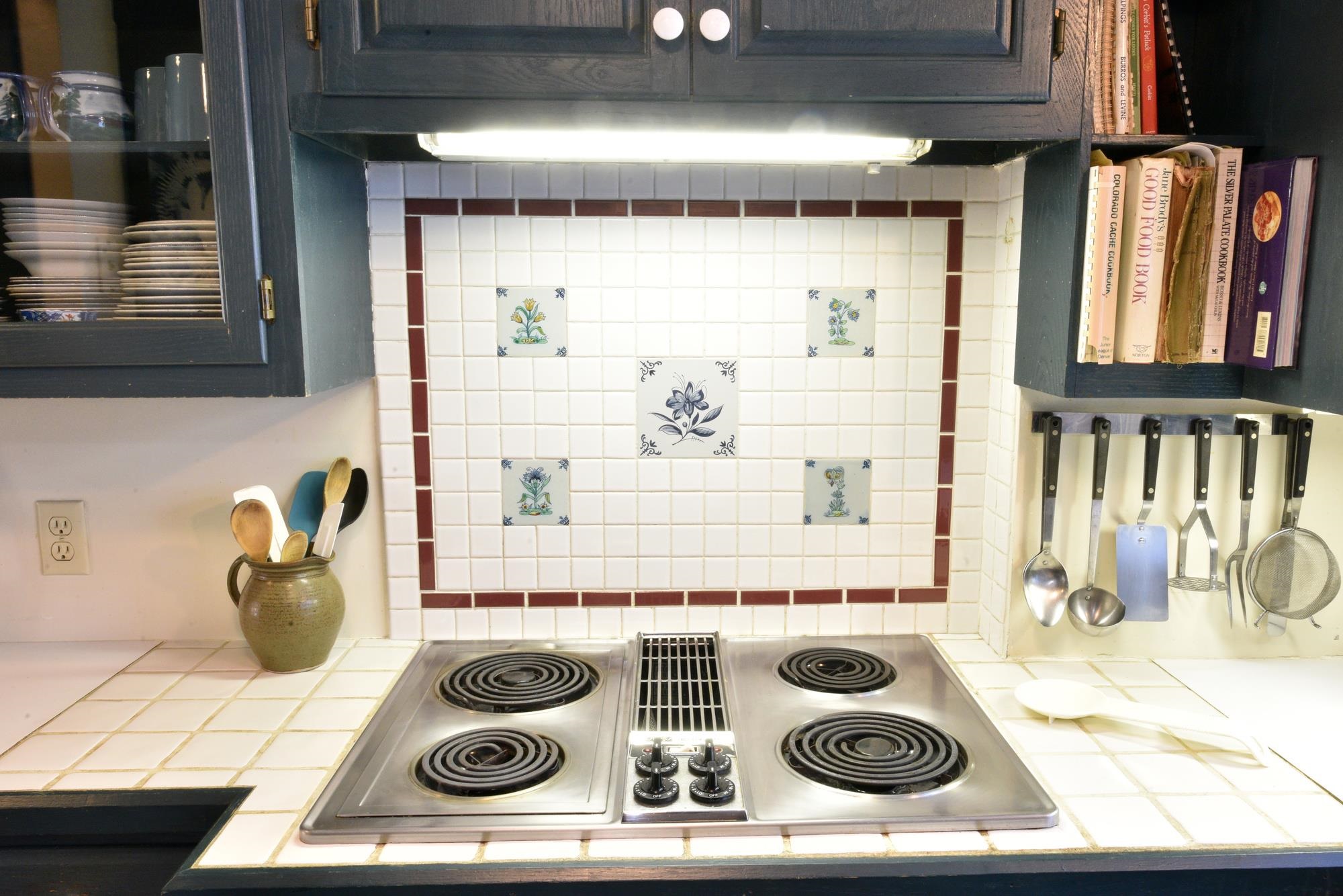 Cooktop with down draft fan 23164648