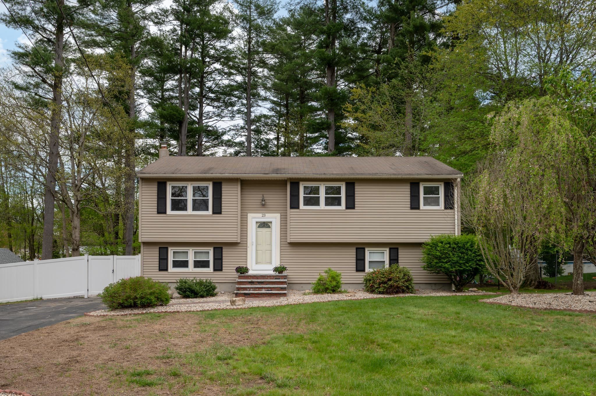 Photo of 23 Meisner Road Salem NH 03079