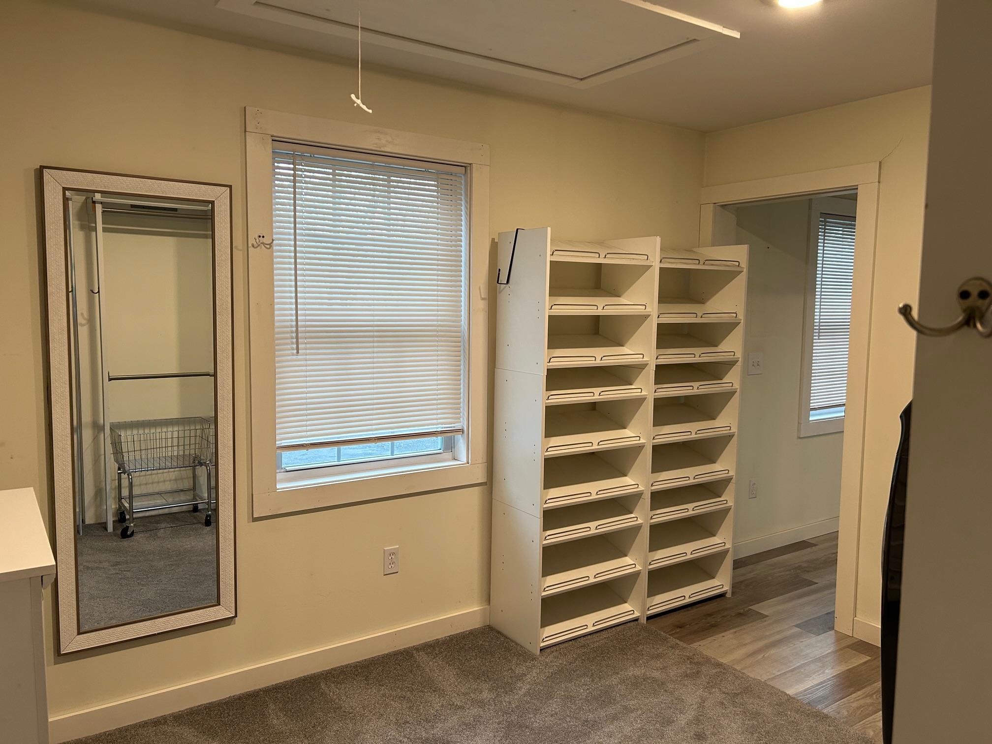 Walk-in closet/laundry 23155290