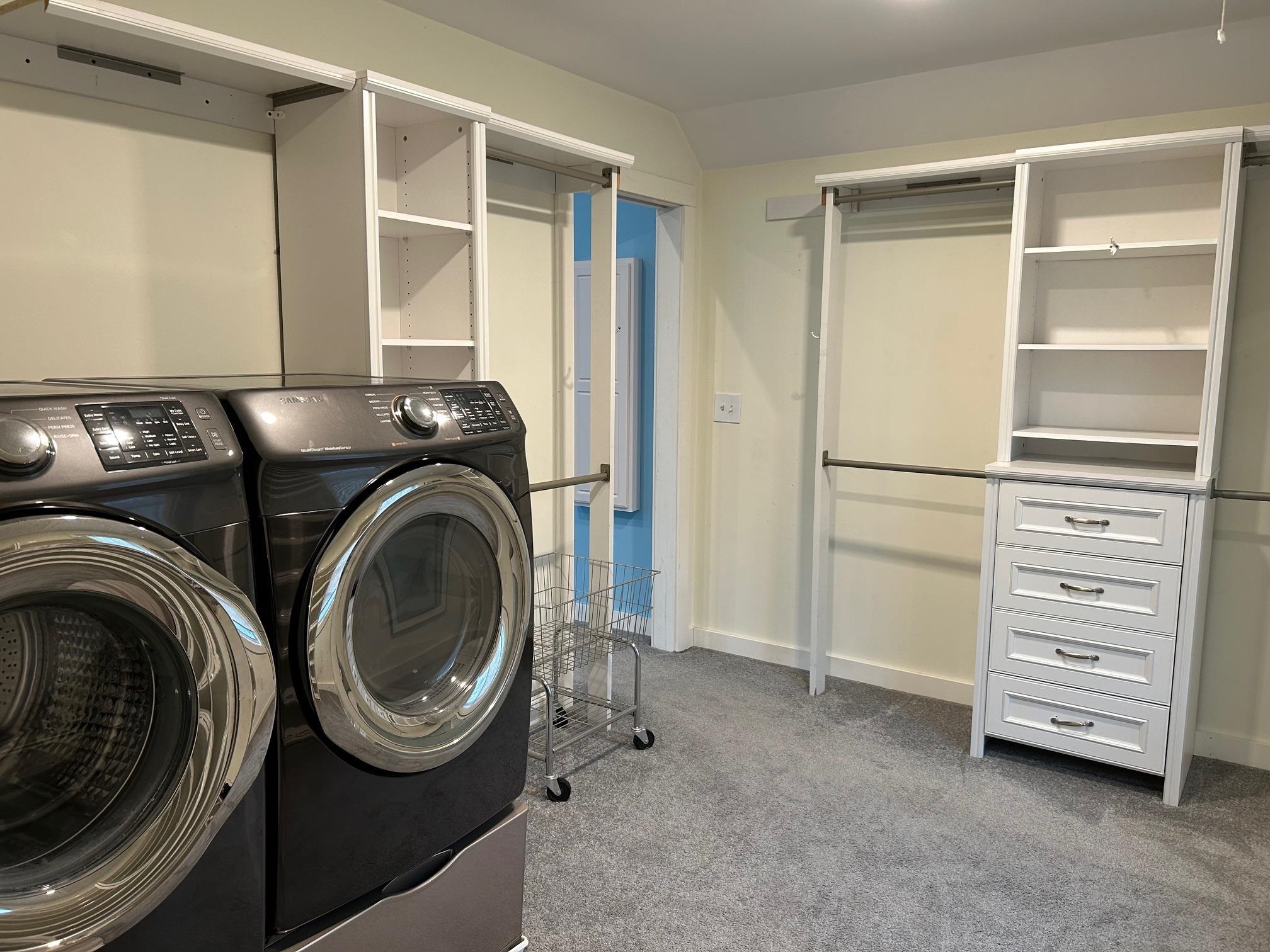 Walk-in closet/laundry 23155288