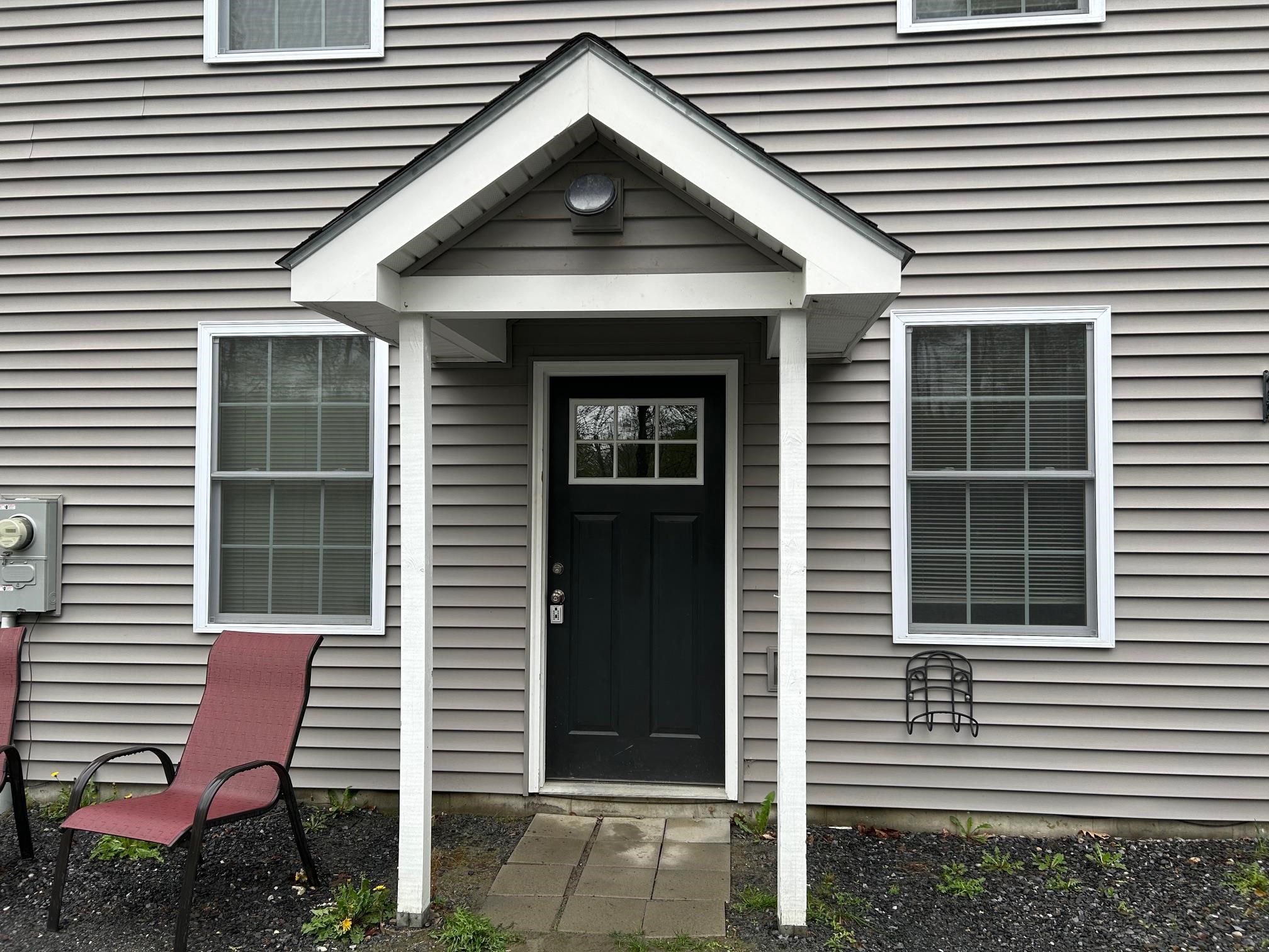 Come in, please! 23155446