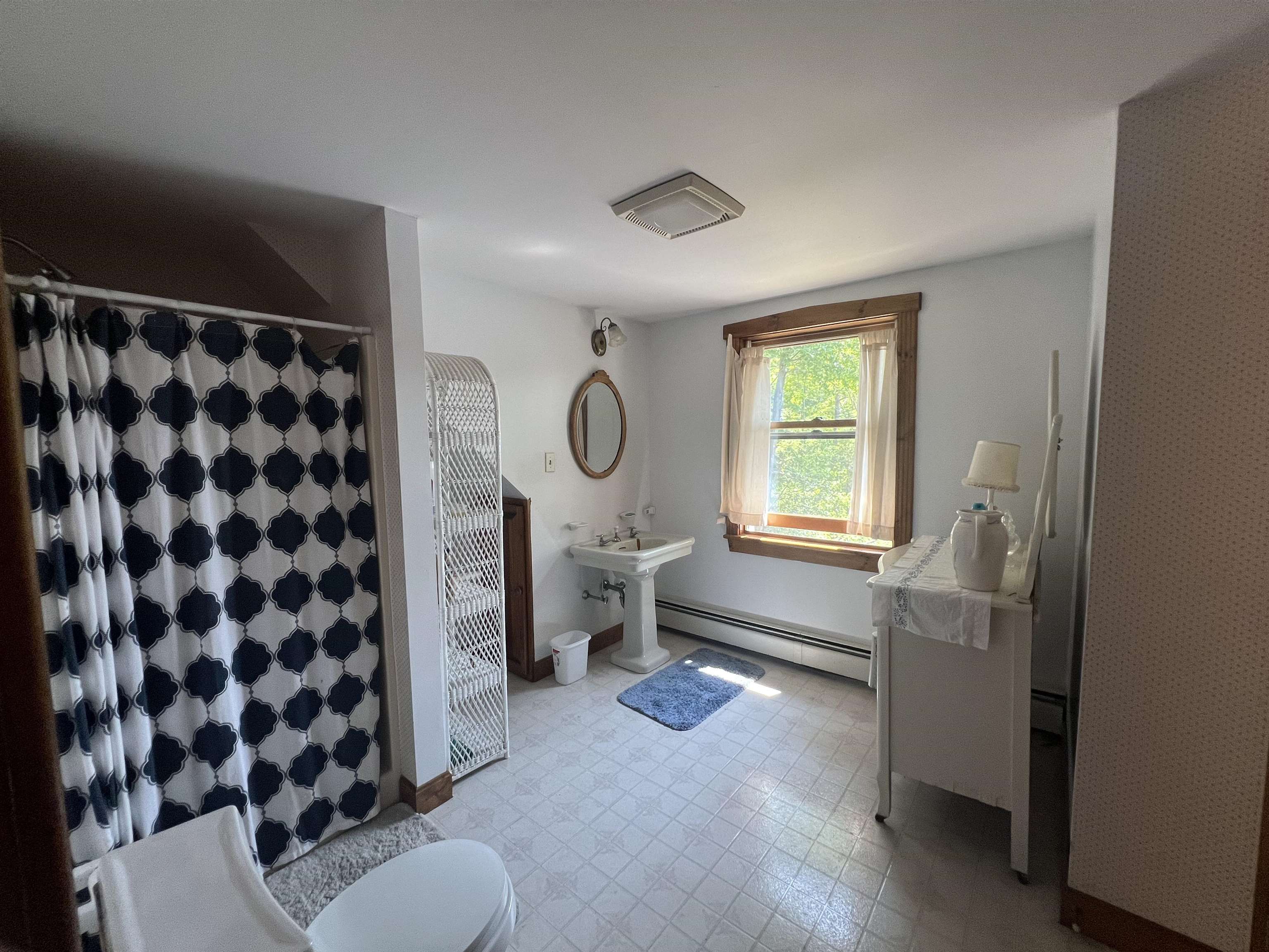 2nd floor bathroom