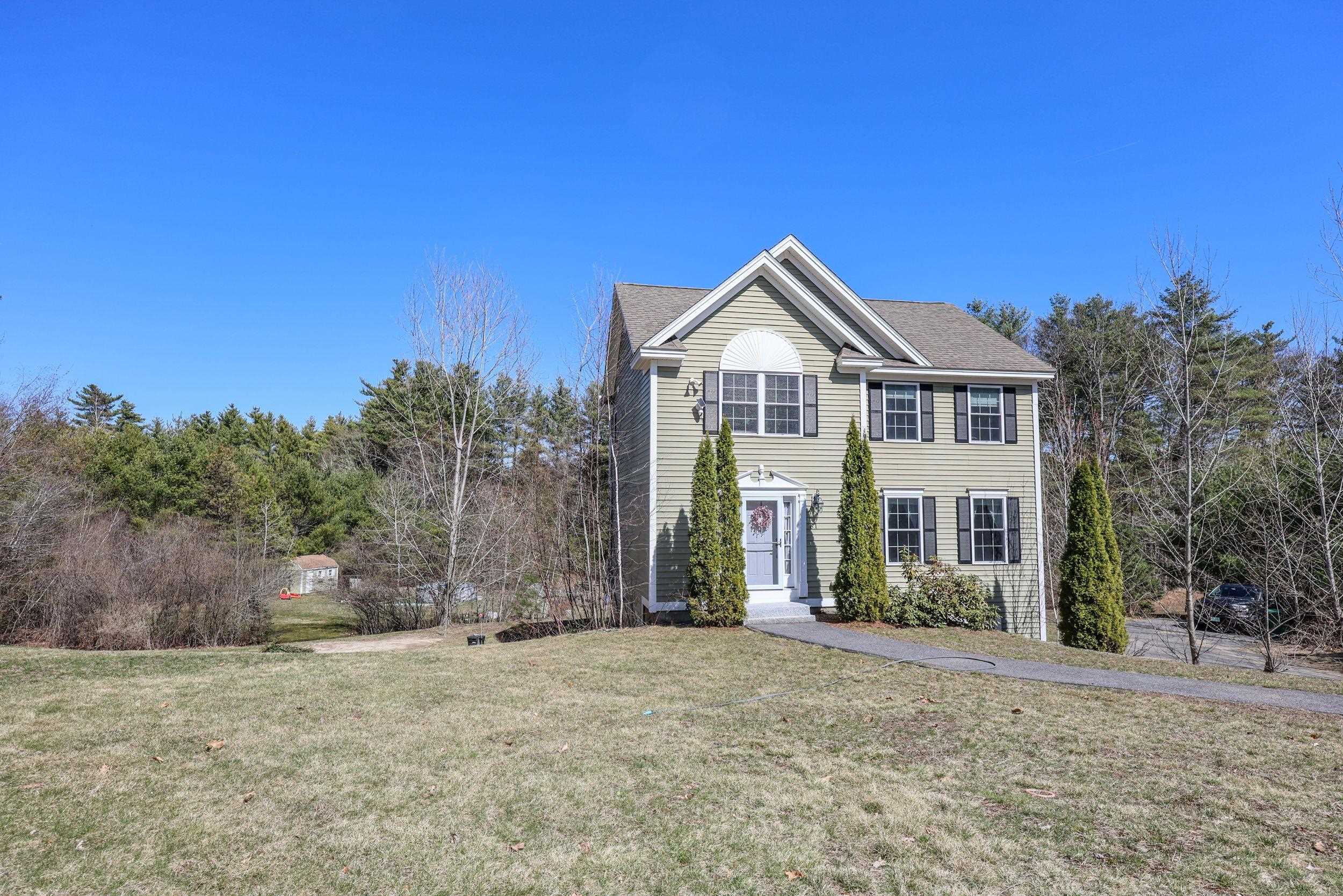 MLS 5040282: 81 Spaulding Road, Fremont NH