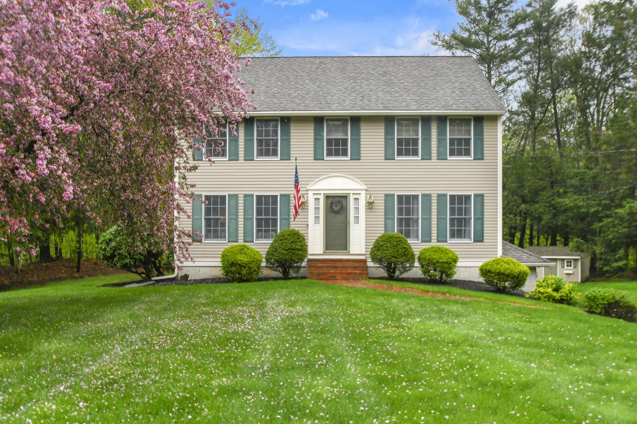 Photo of 41 Golden Meadow Road Hampstead NH 03841