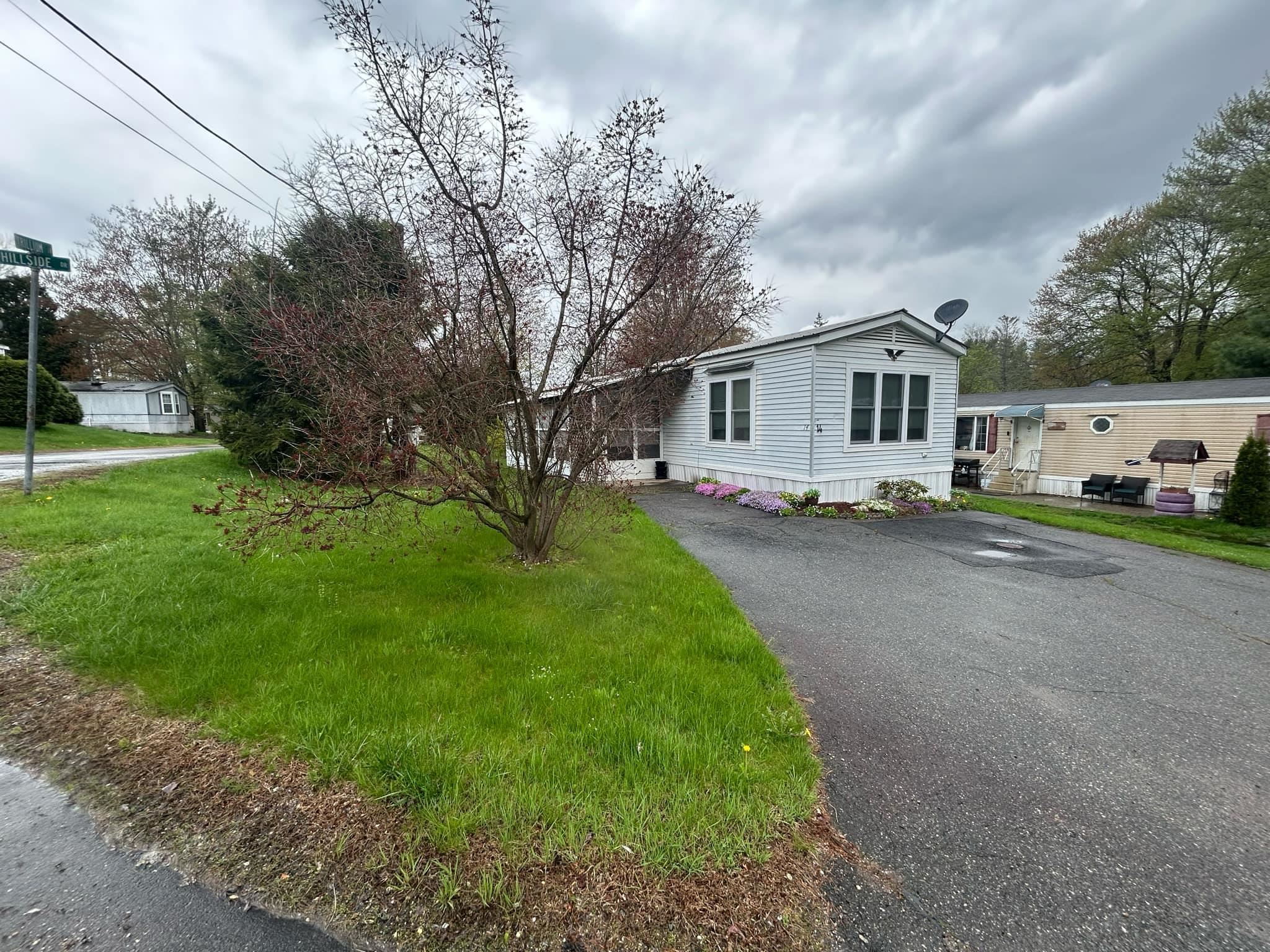 CHARLESTOWN NH Mobile_Home for sale $$50,000 | $54 per sq.ft.