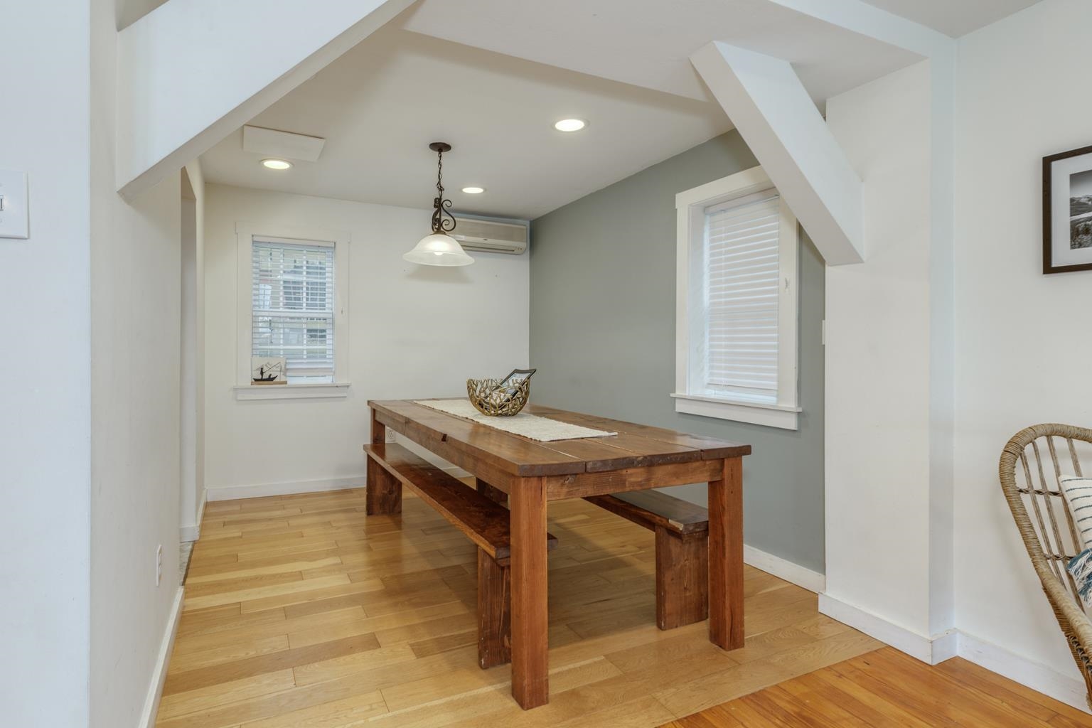 Dining Off Kitchen 23189324