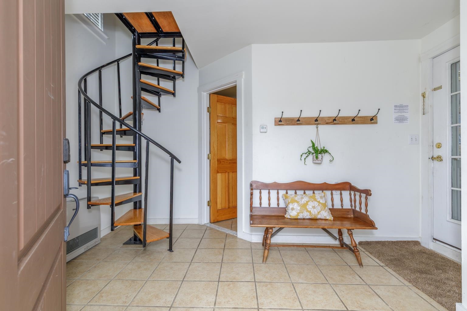 Maple Loft Entry 23189282