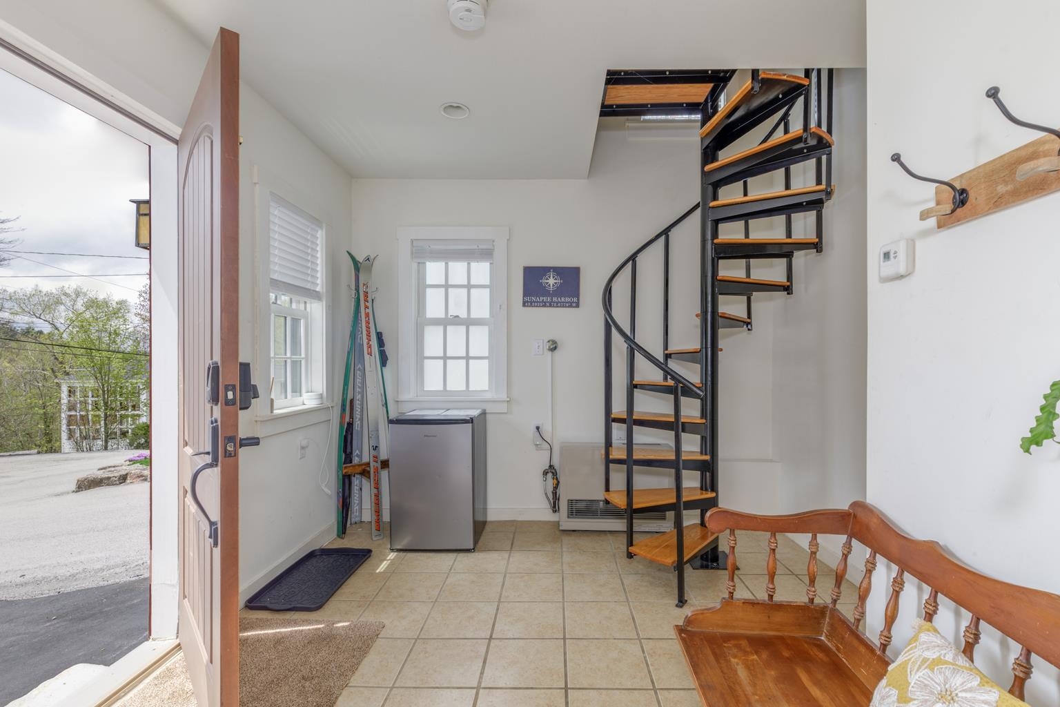 Maple Loft Entry 23189280