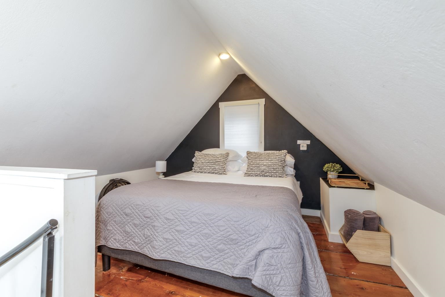 Maple Loft Guest Bedroom 23189284