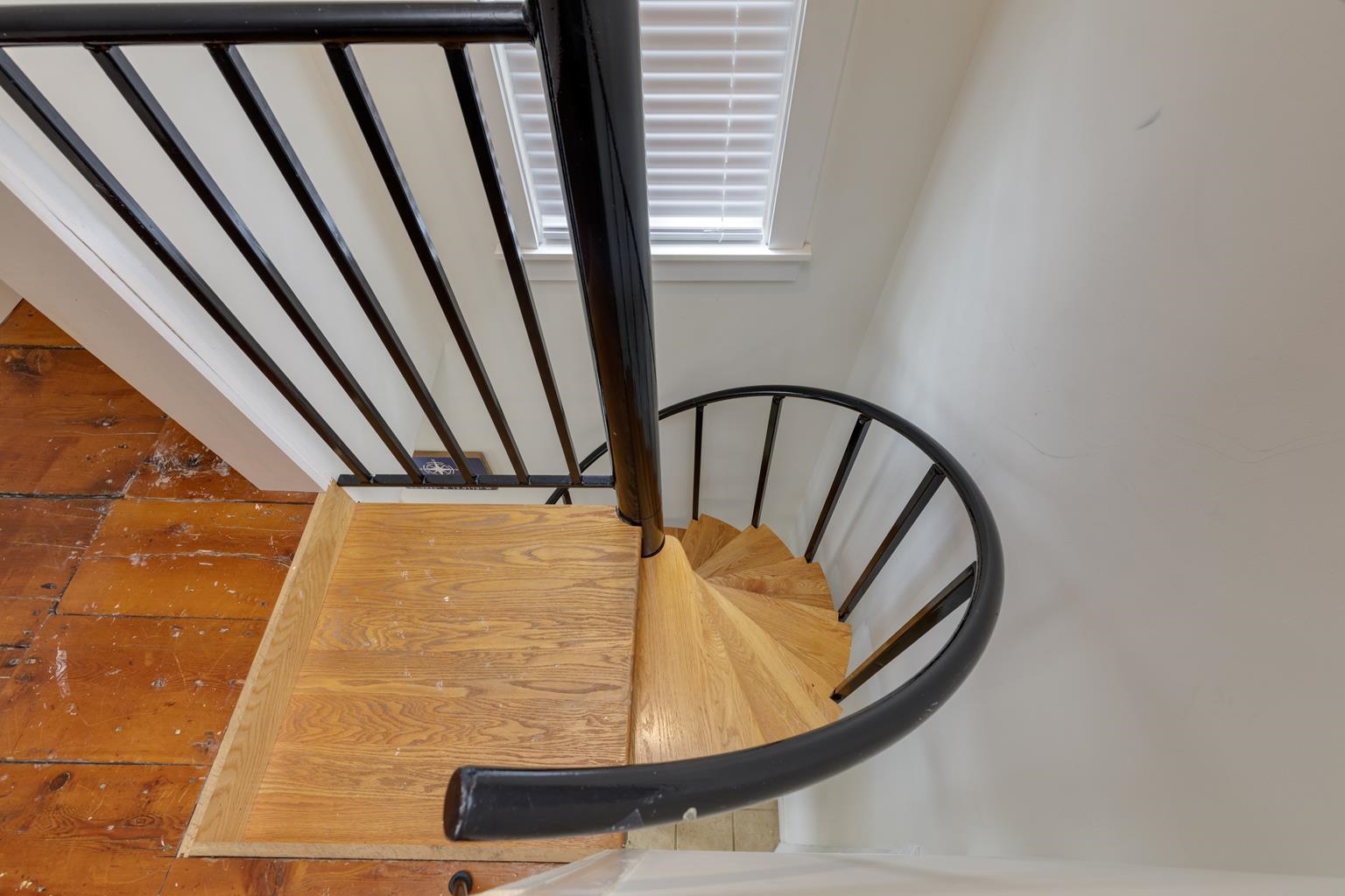 Staircase to Maple Loft 23189296