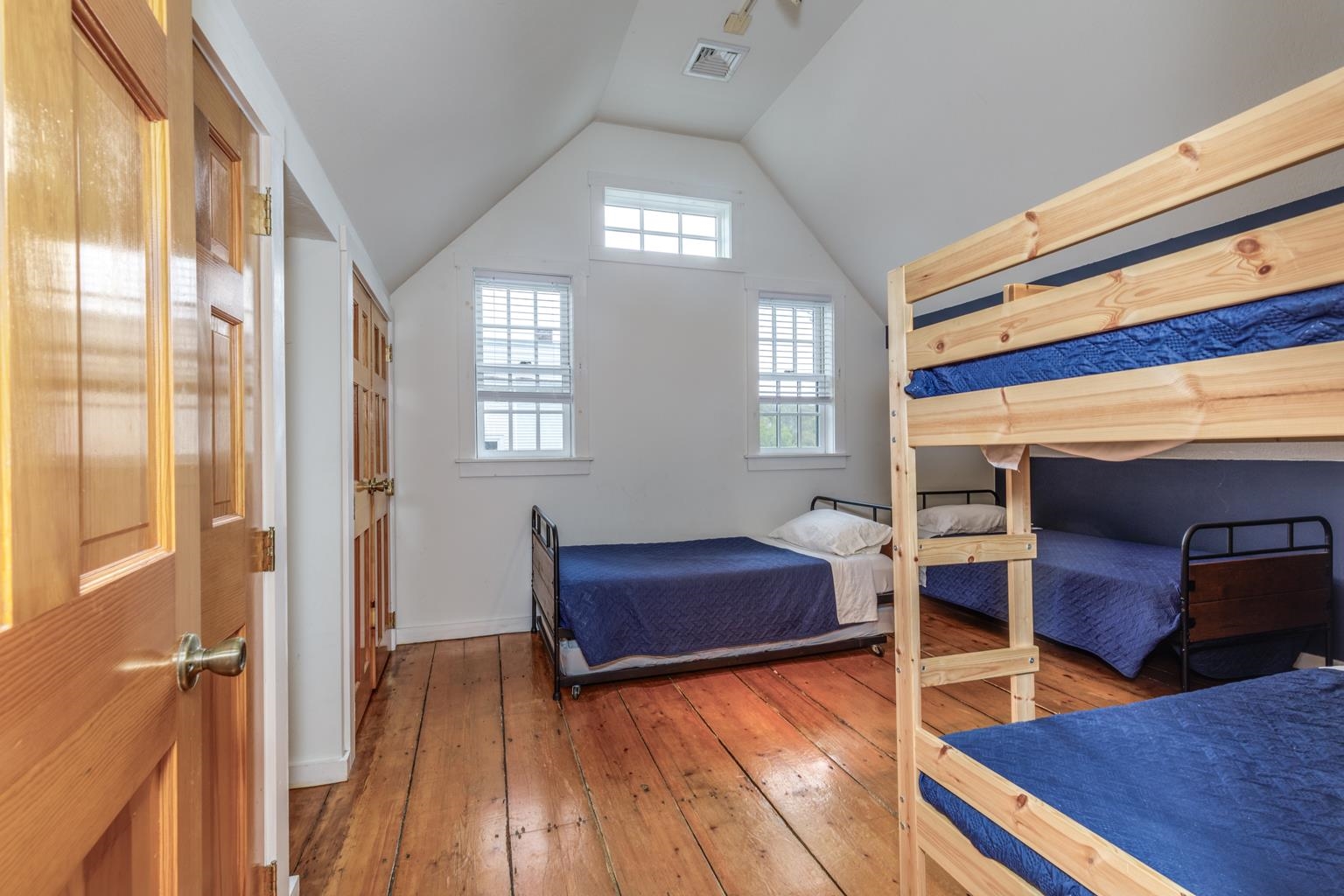 Bunk Room 23189390