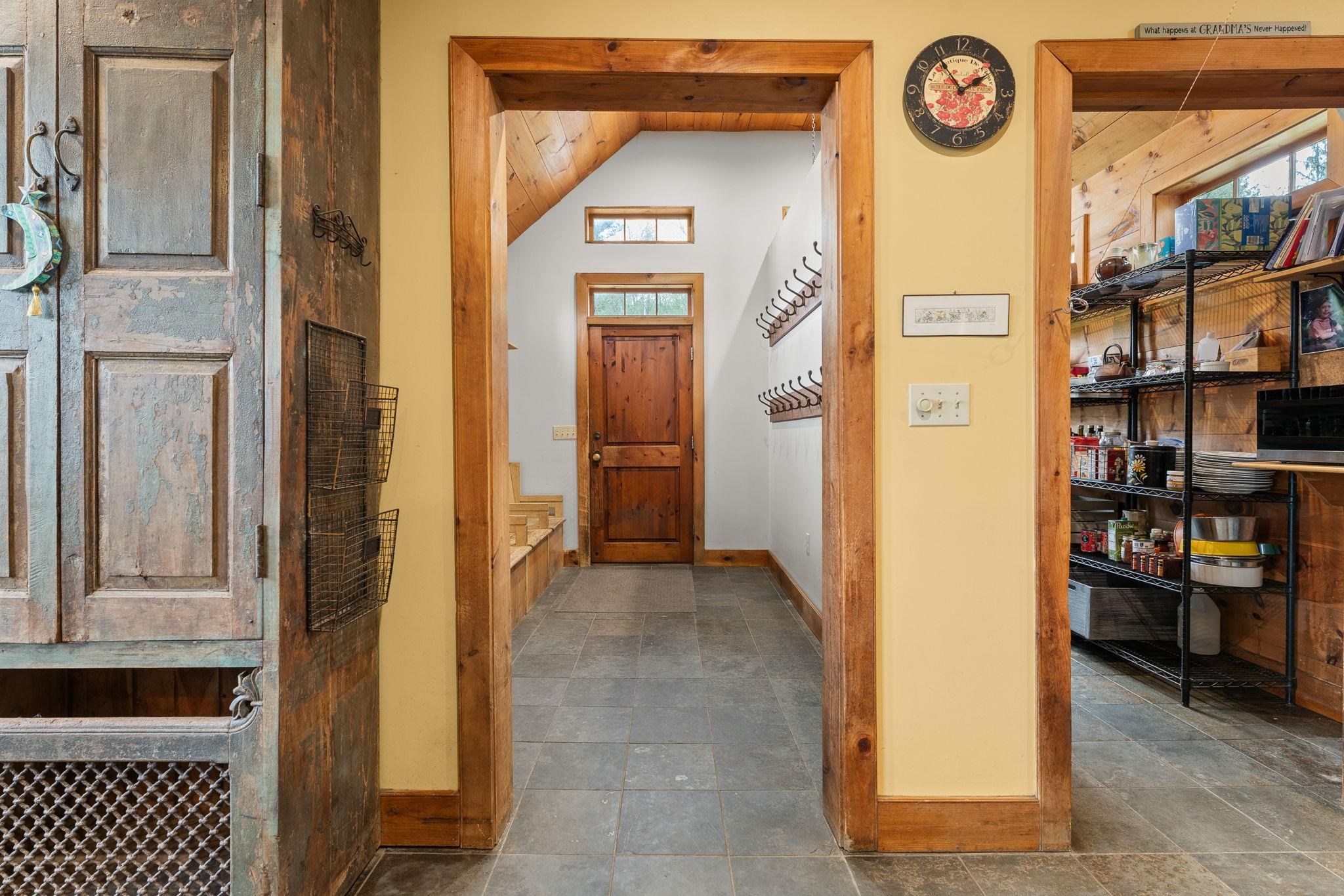 Mudroom & Walkin Pantry 23187882