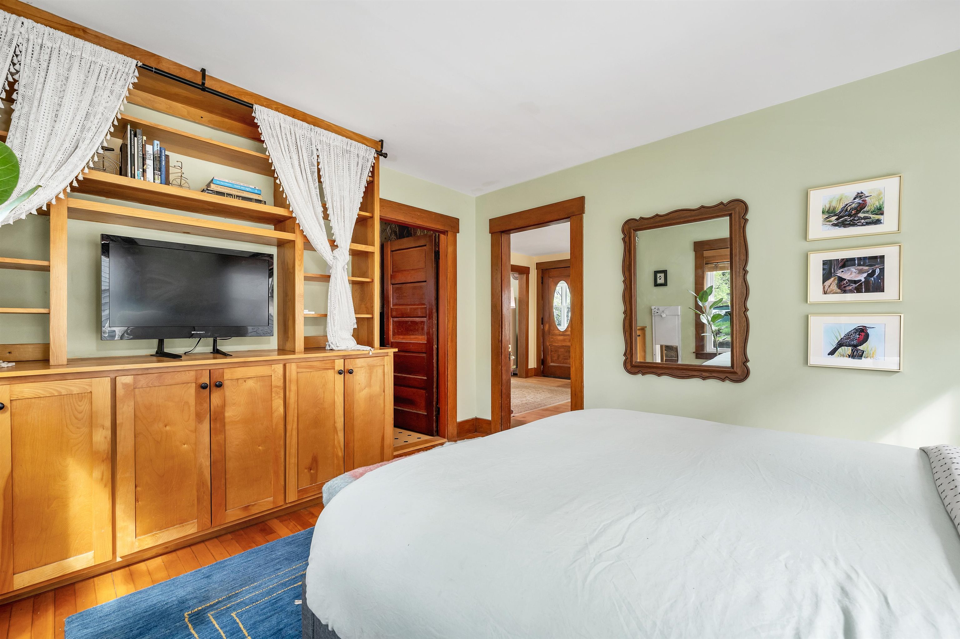 1st floor Bedroom 23169308
