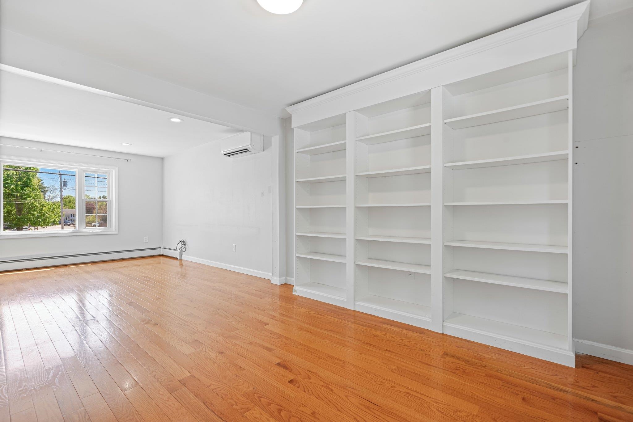 Great flex space for office, playroom and more! 23195149