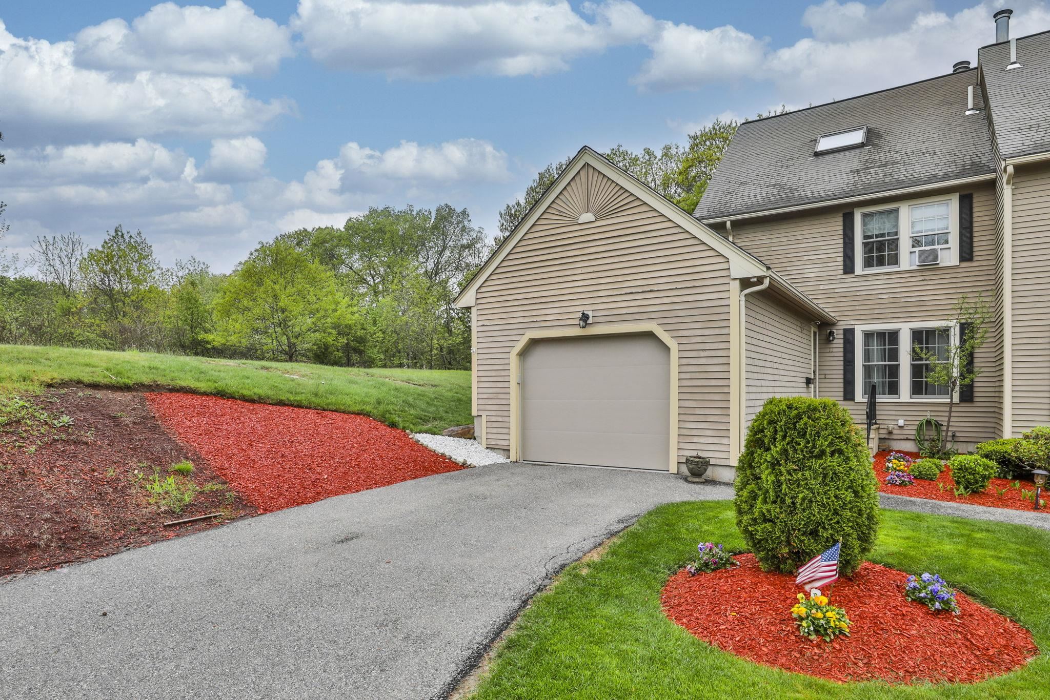 MLS 5040959: 11 Sullivan Court, Salem NH