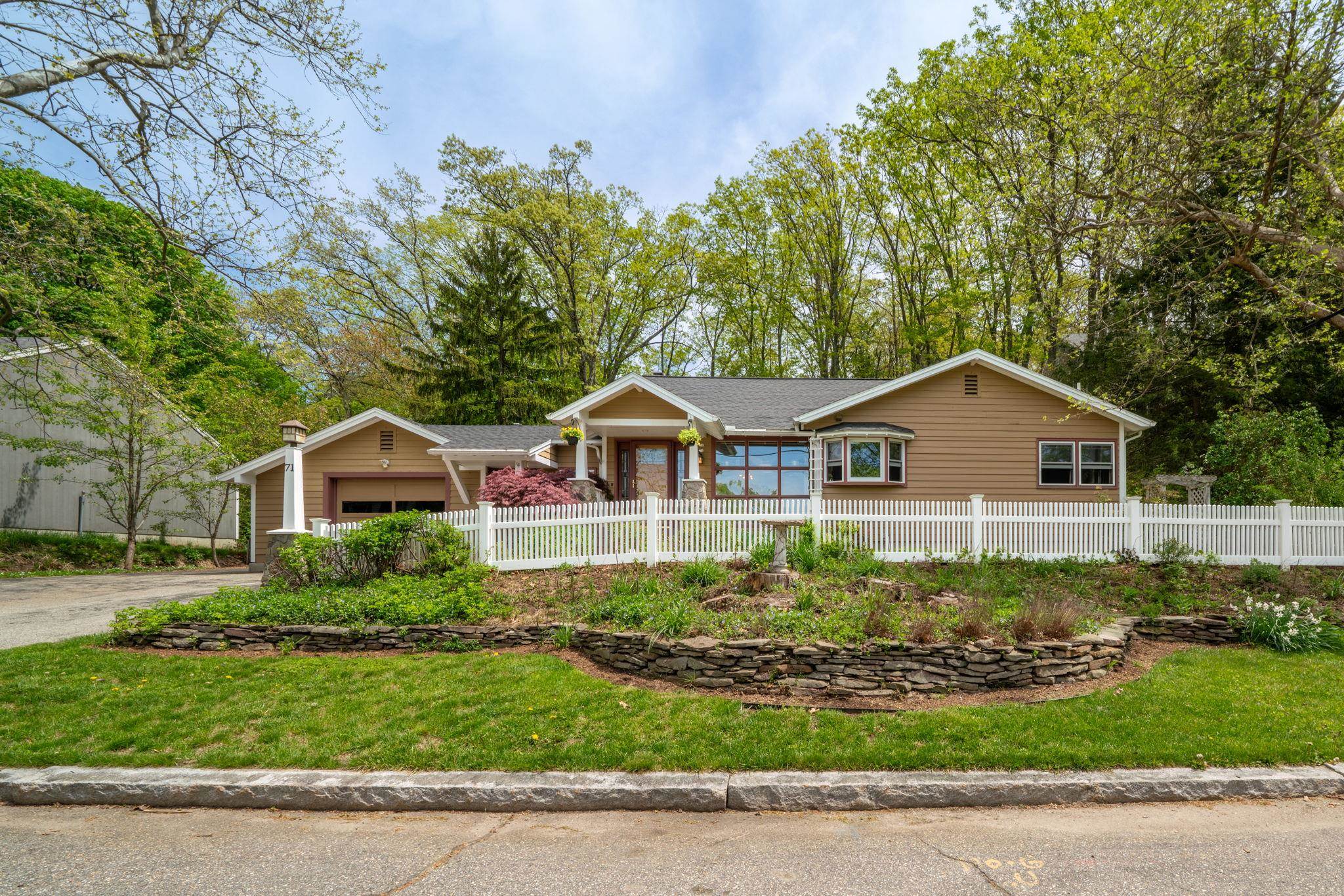 MANCHESTER NH Homes for sale