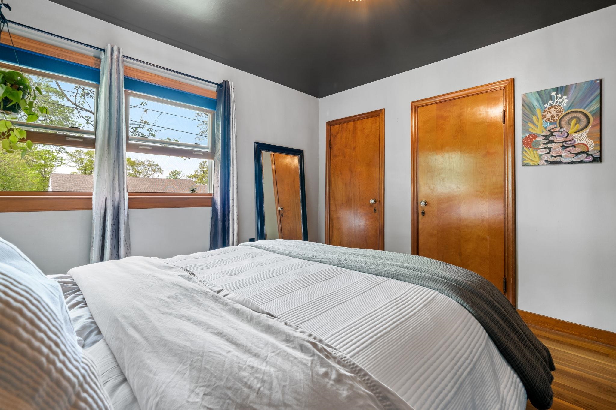Primary Bedroom with Two Closets 23214524