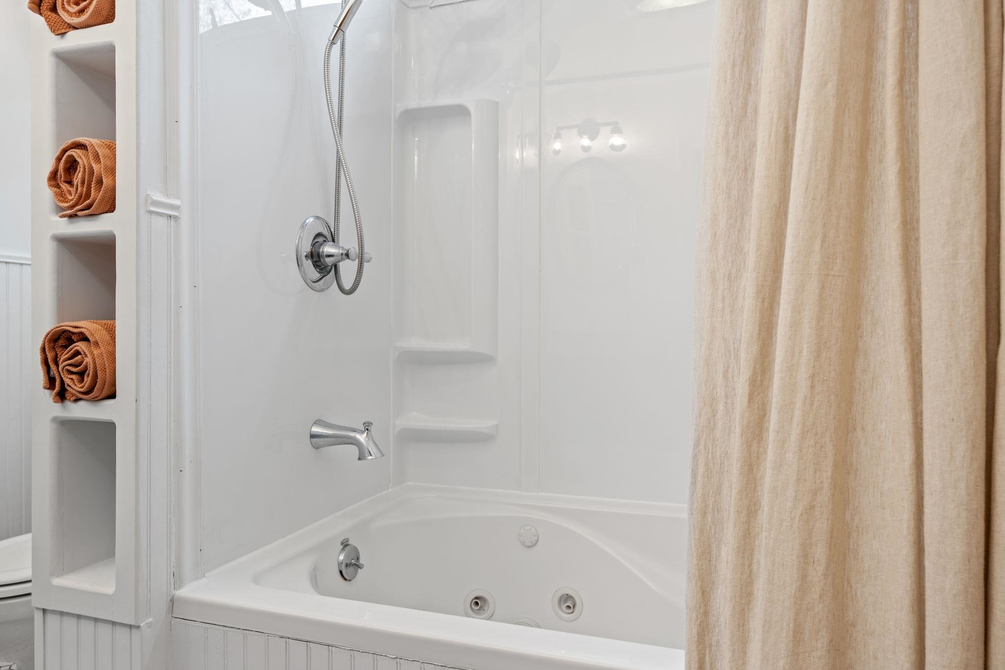 Full Bathroom 23214520