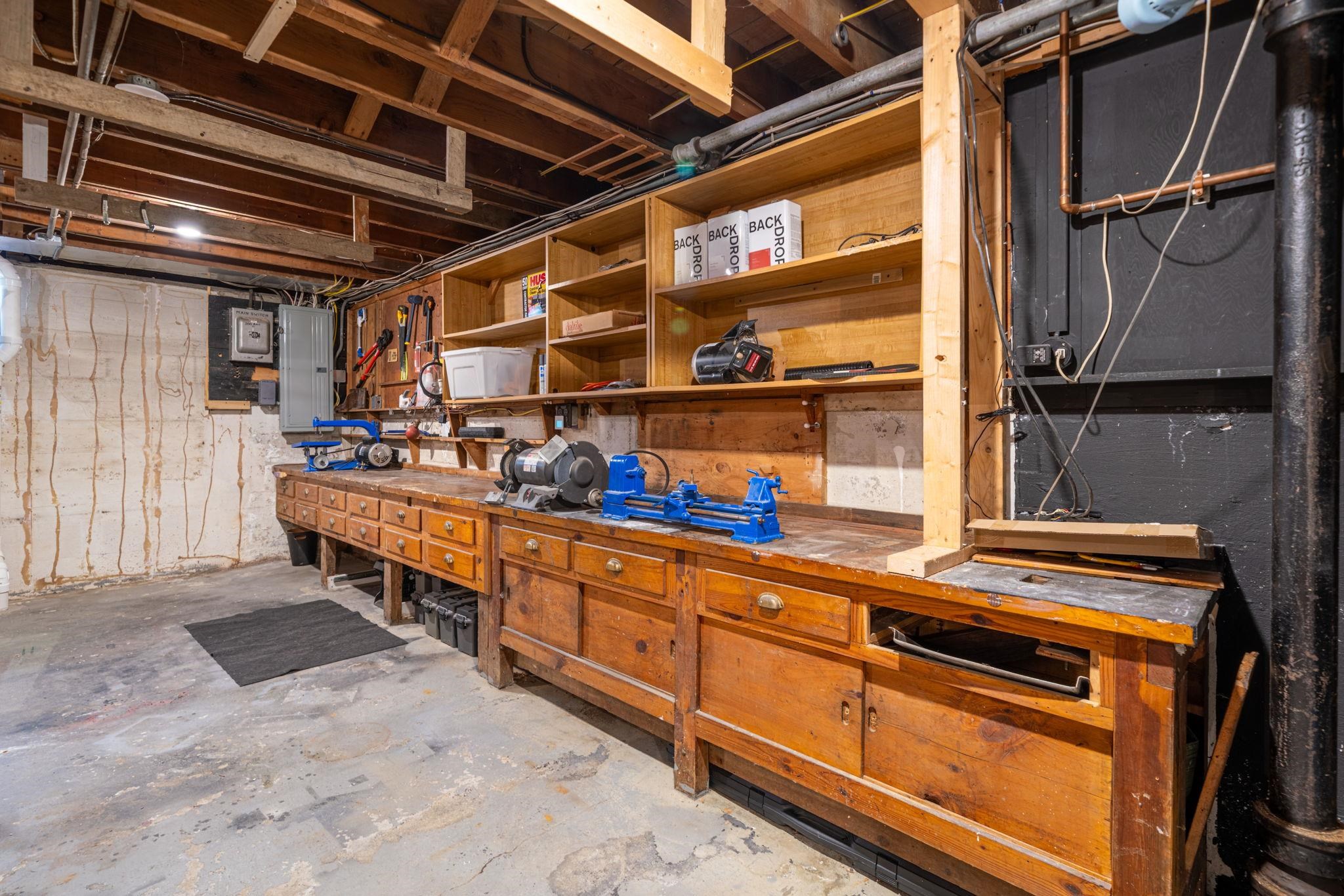 Basement Work Bench 23214513