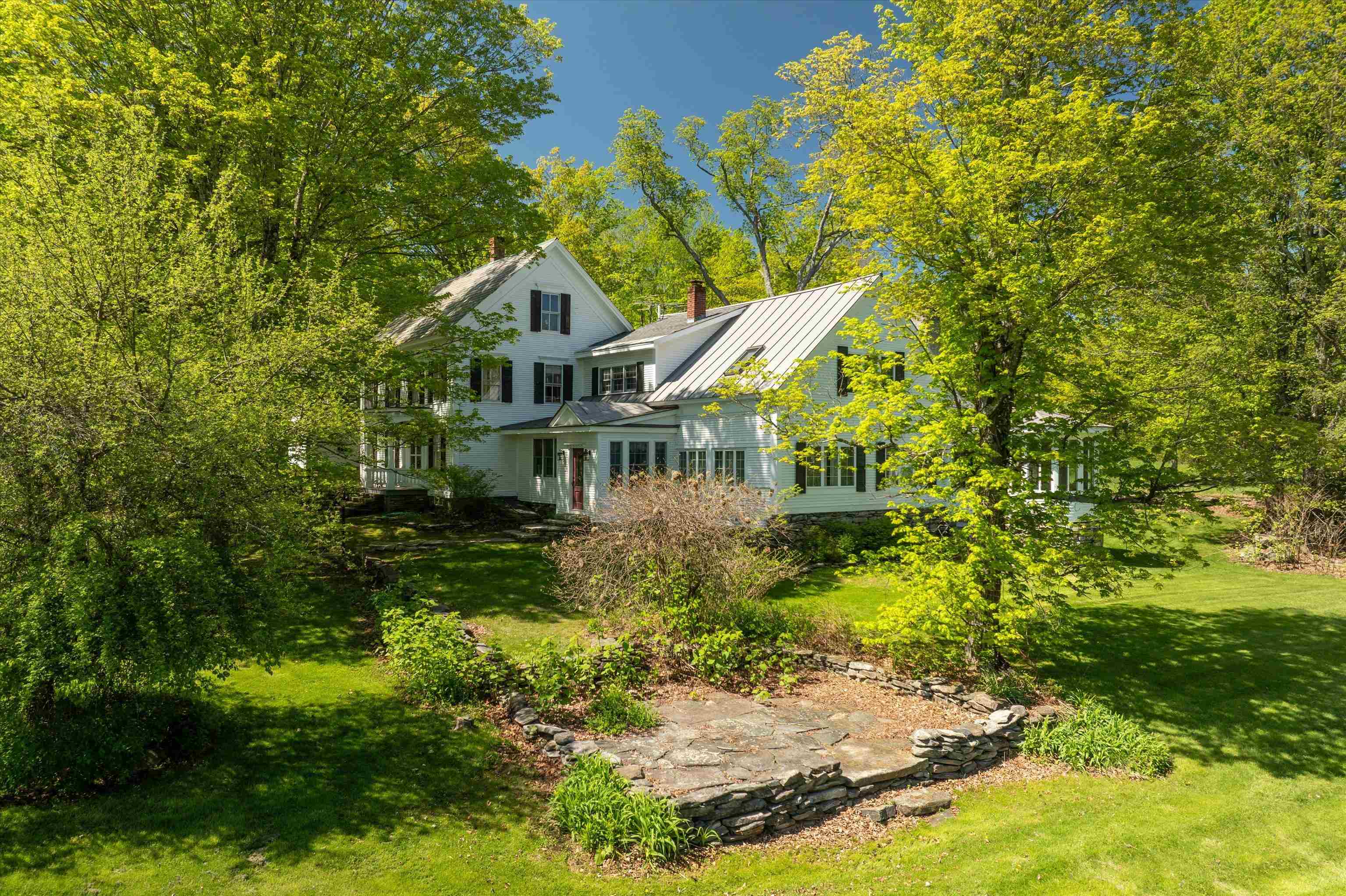 Charming Colonial Farmhouse... 23176870