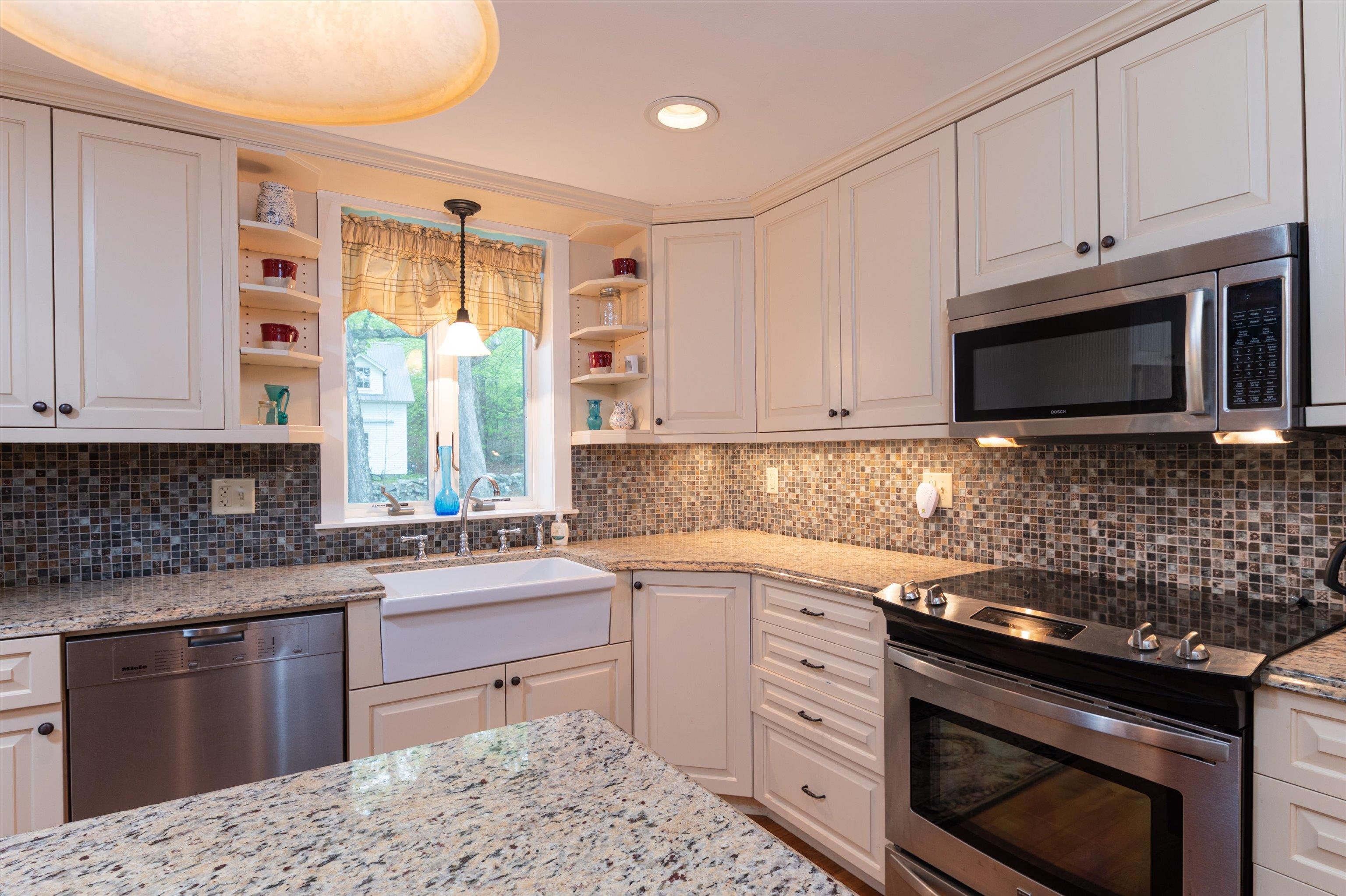 Stainless appliances and beautiful farm sink... 23176815