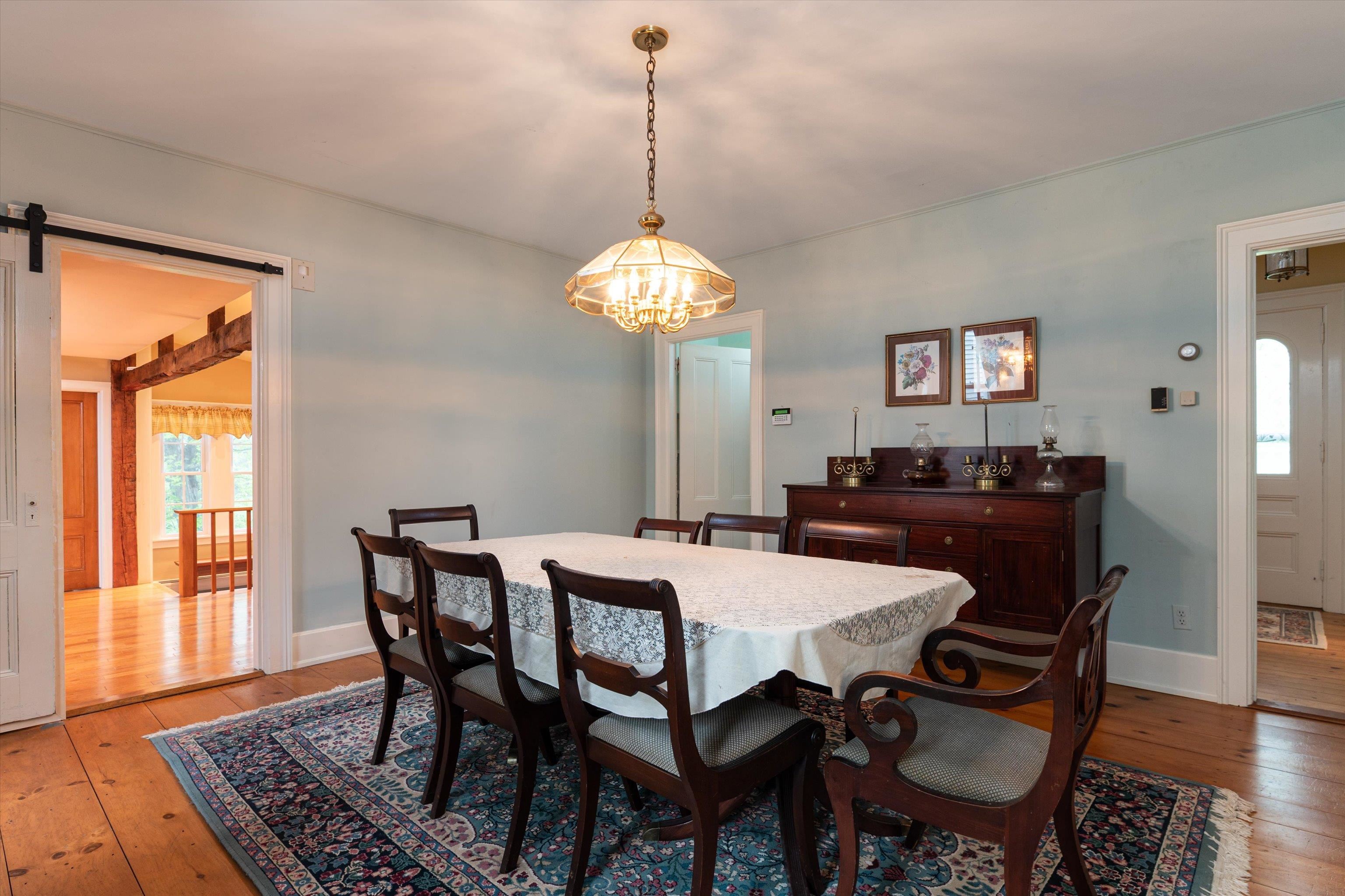 Dining room off kitchen 23176827