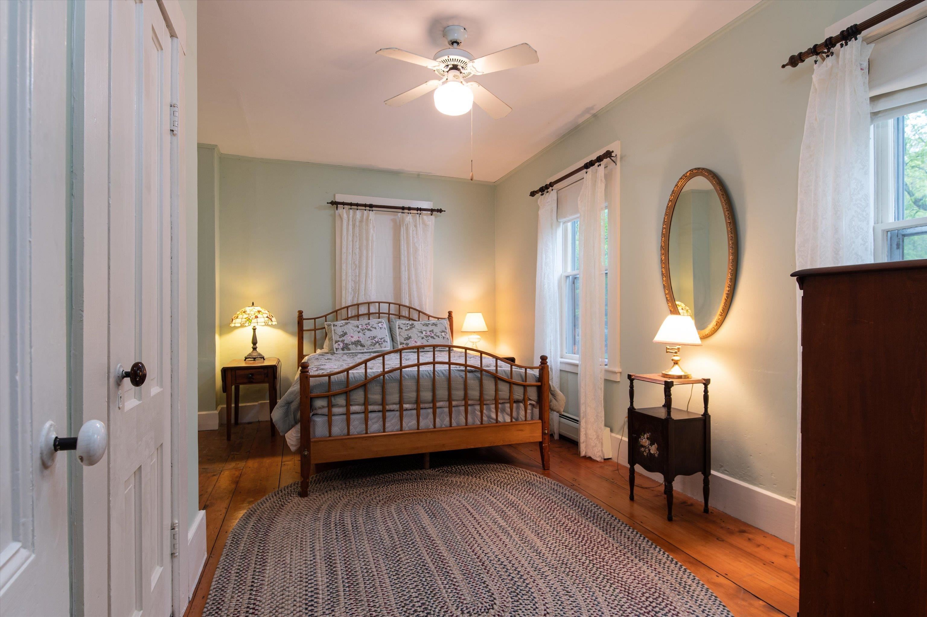 First floor bedroom 23176831