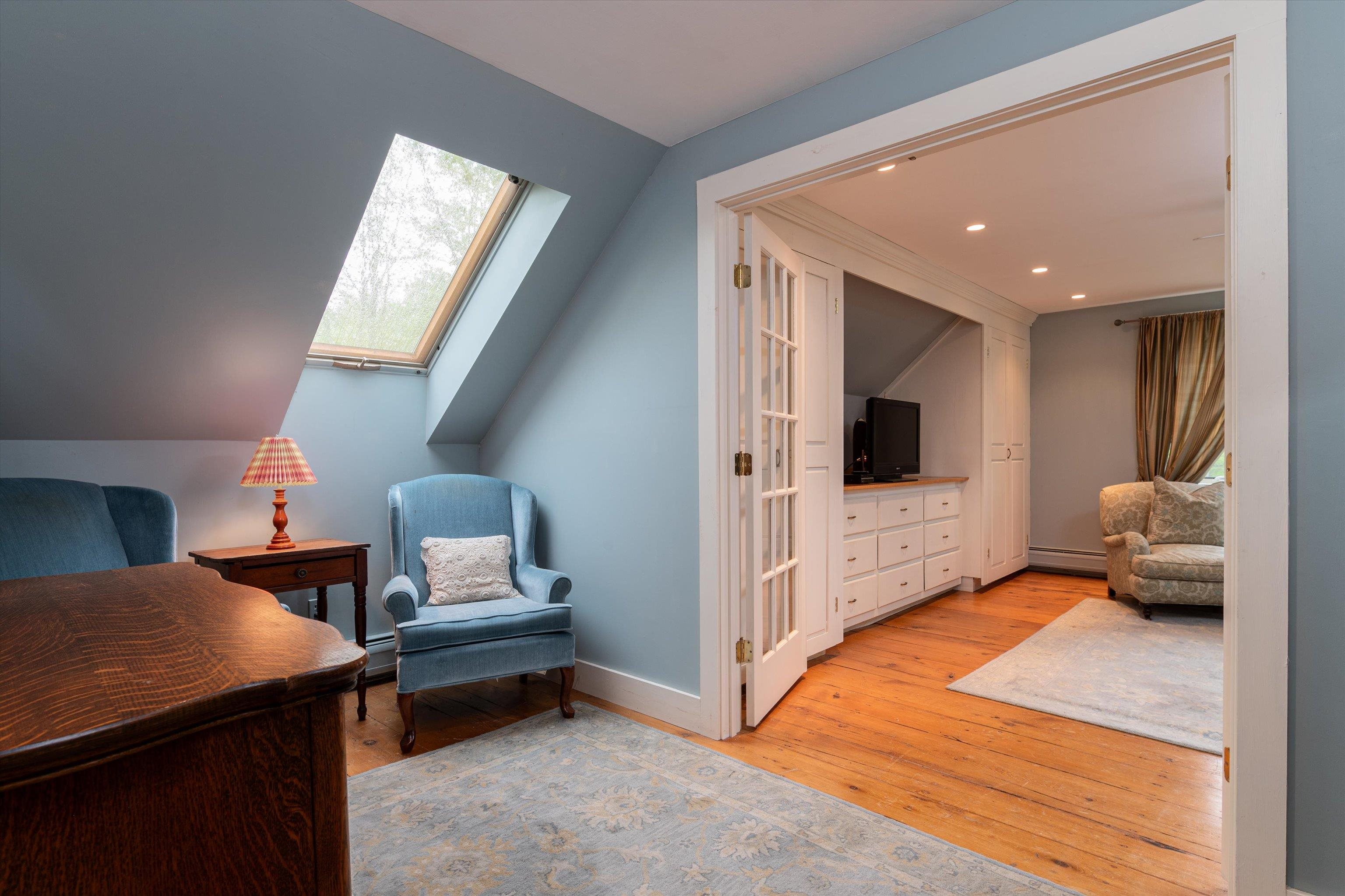 Sitting area of Primary bedroom 23176847